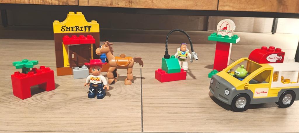LEGO Duplo 'Toy Story'  5657 + 5658 - Sheriff & Pizza Planet, Gebruikt, Overige thema's, Compleet, Ophalen of Verzenden