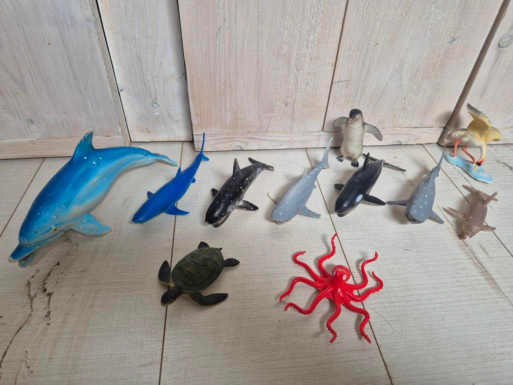 11 plastic (zee) dieren, Ophalen, Zo goed als nieuw