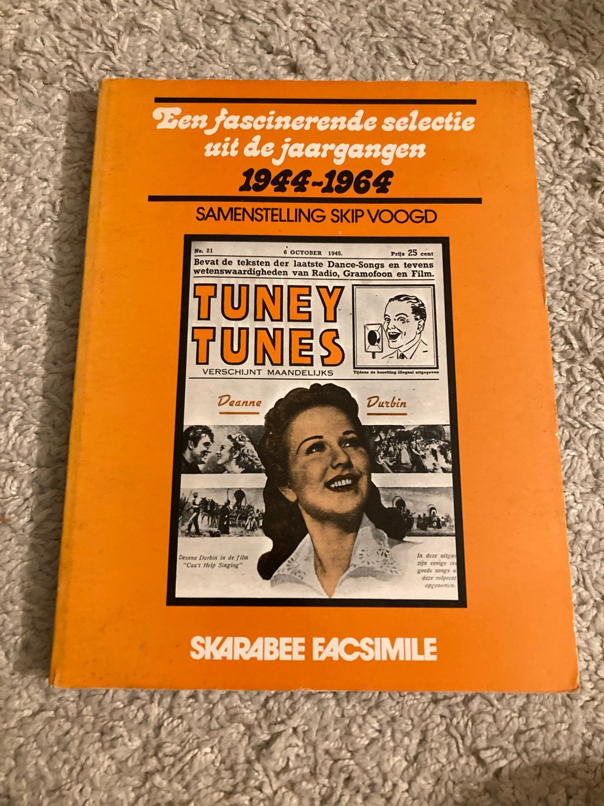 Tuney Tunes Facsimile 1944-1964 - Muziek, Film & TV, Ophalen of Verzenden, Gelezen