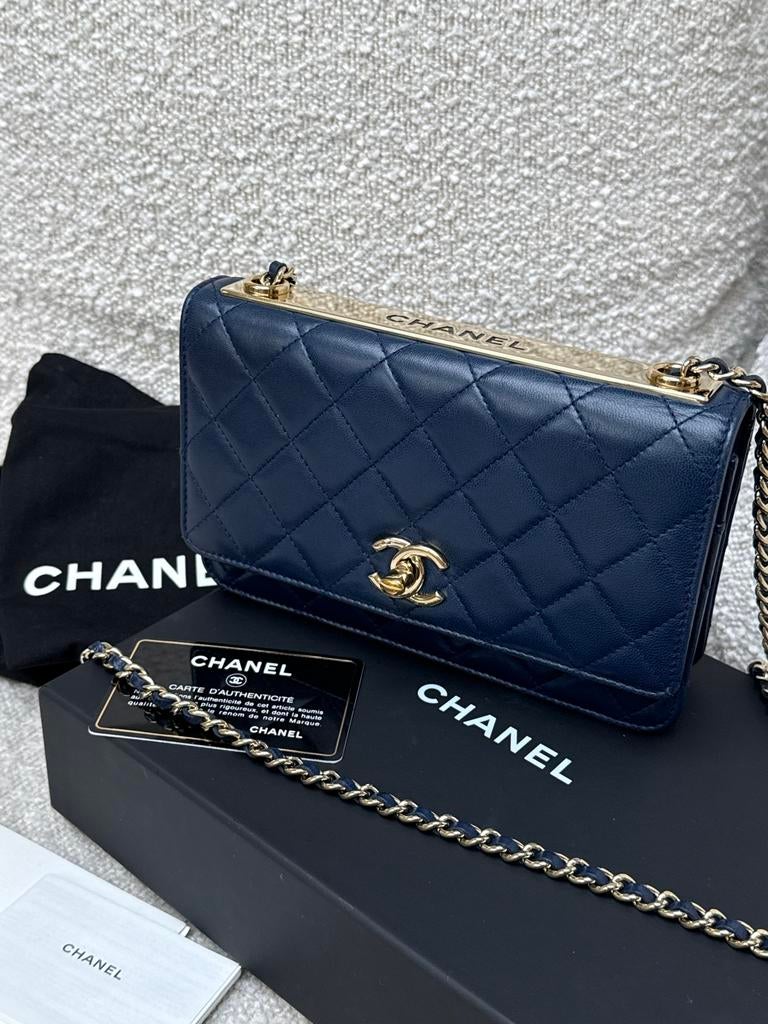Chanel Trendy WOC Wallet on Chain - Draaisluiting, Ophalen, Zo goed als nieuw, Blauw, Schoudertasje