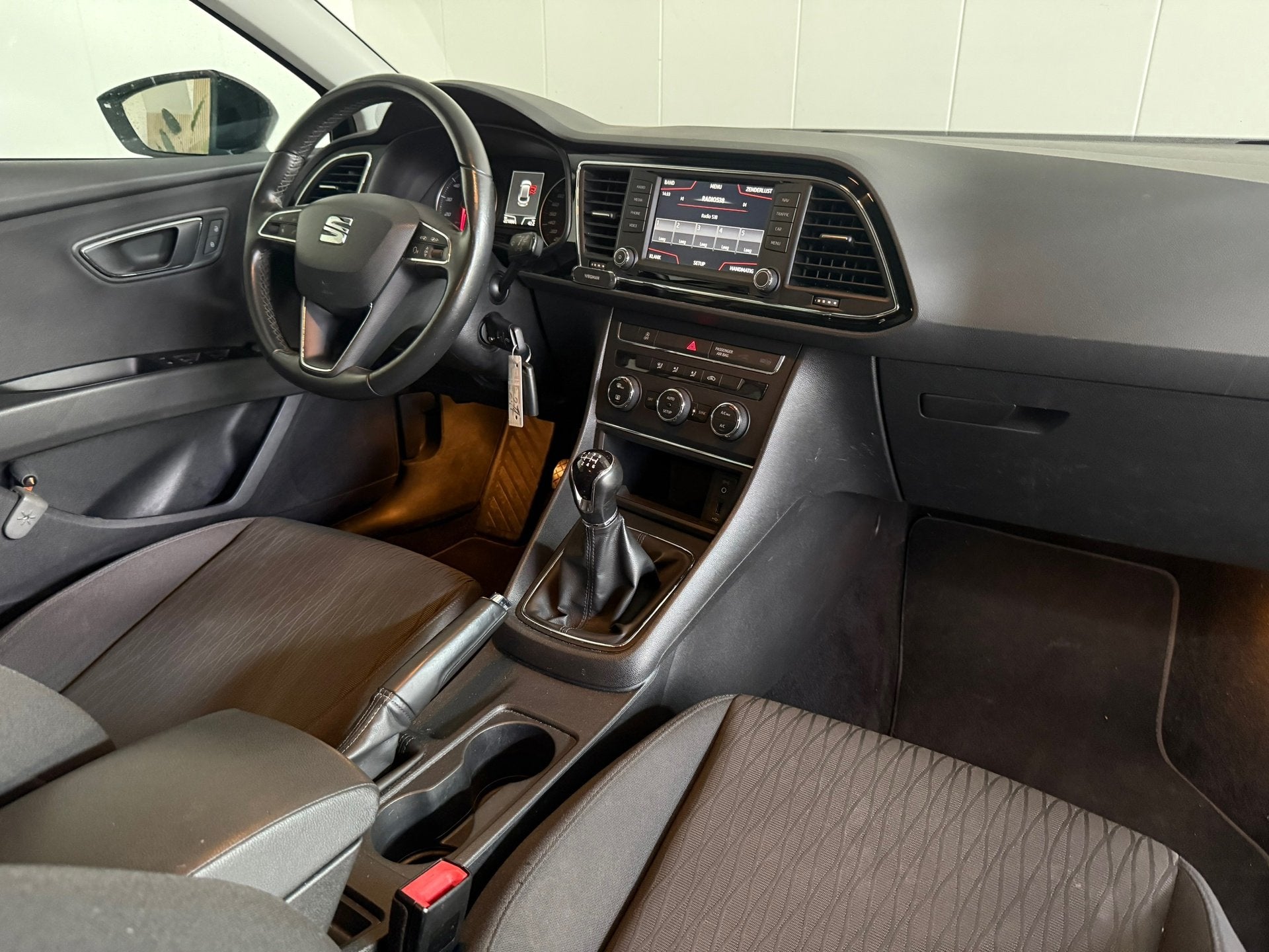 Seat Leon ST 1.0 EcoTSI Style Connect Airco, LMV,Trekhaak, N, Auto's, Voorwielaandrijving, Gebruikt, Leon, Origineel Nederlands