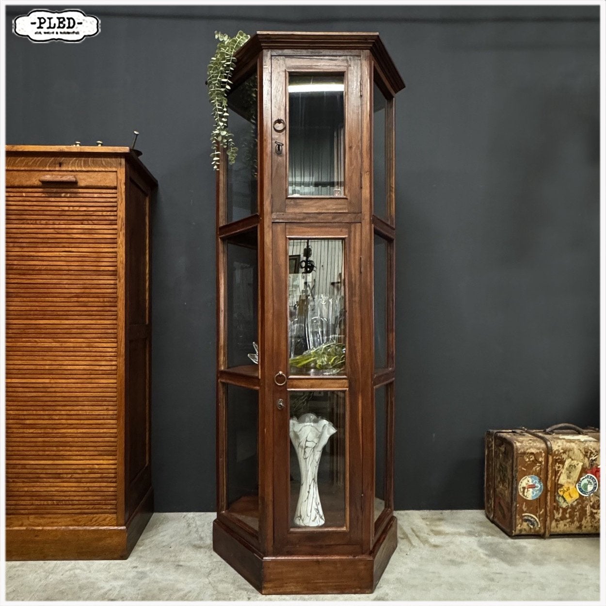 Hexagonale vitrinekast Vitrine Winkelvitrine, Ophalen, Vintage, Overige houtsoorten, 50 tot 100 cm