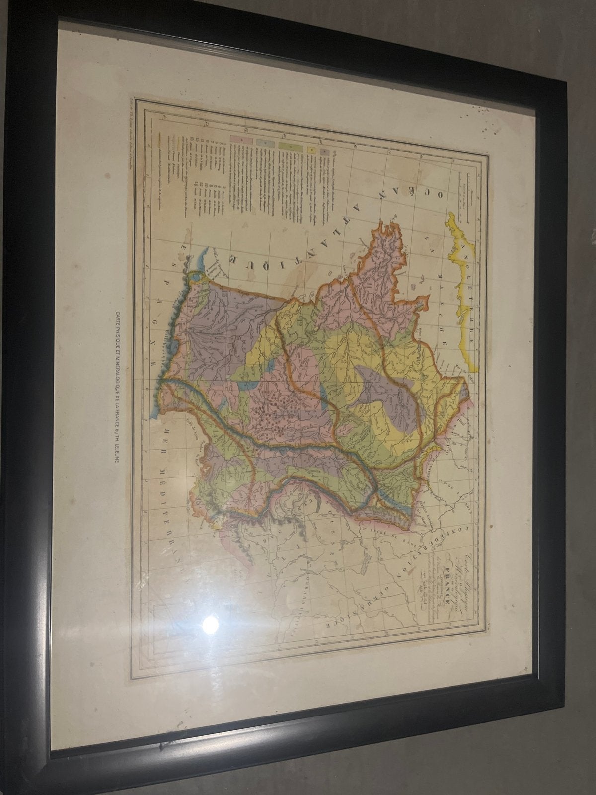 Antieke Franse kaart - Carte Physique et Mineralogique, Ingelijst, 1800 - 1899, Ophalen of Verzenden, Overige technieken