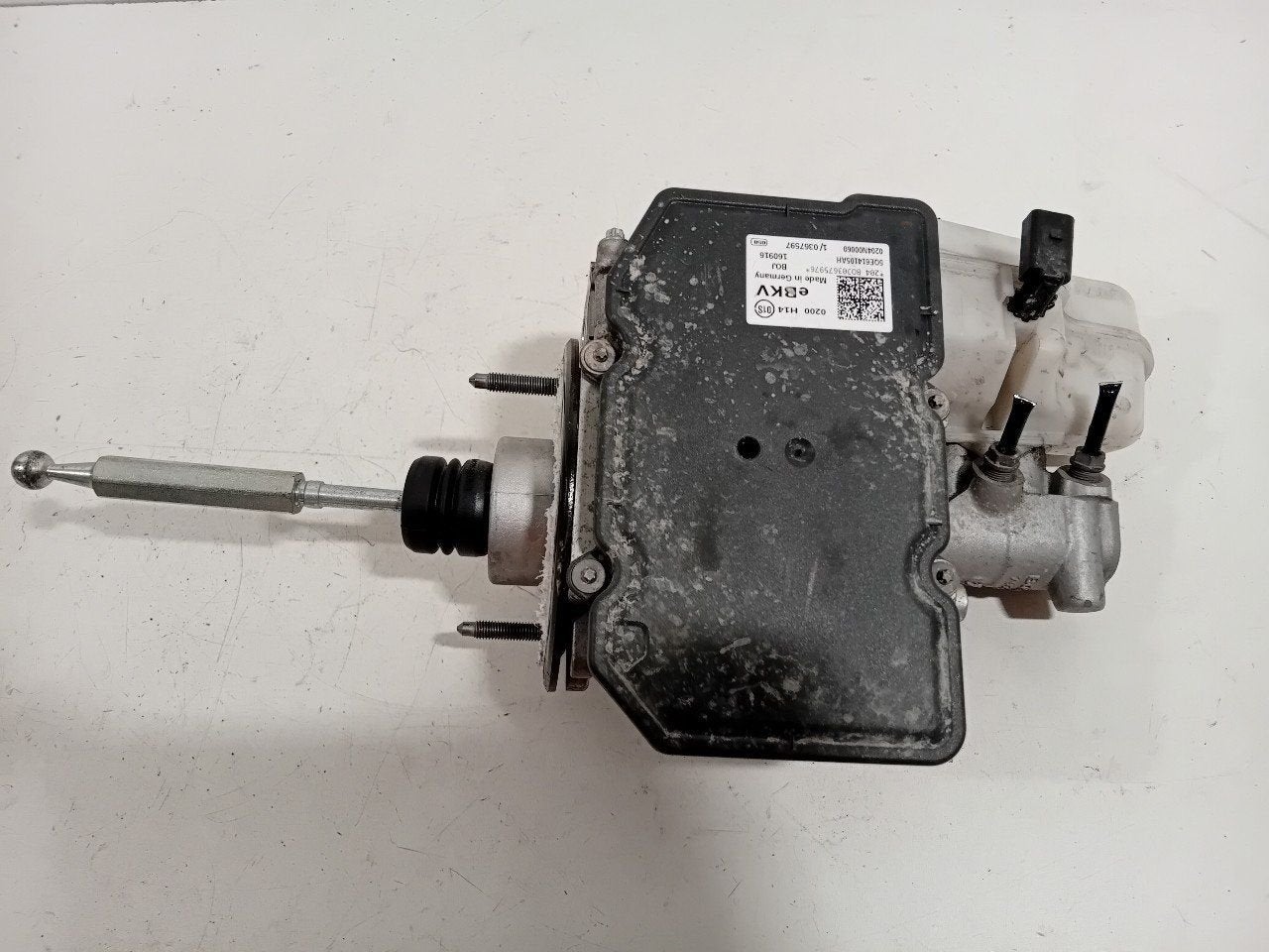 Rembekrachtiger Volkswagen Passat, Onderdelen@venauto.nl, Van der Ven Autorecycling B.V., Gebruikt, Ettenseweg 76, 4706 PB Roosendaal, The Netherlands