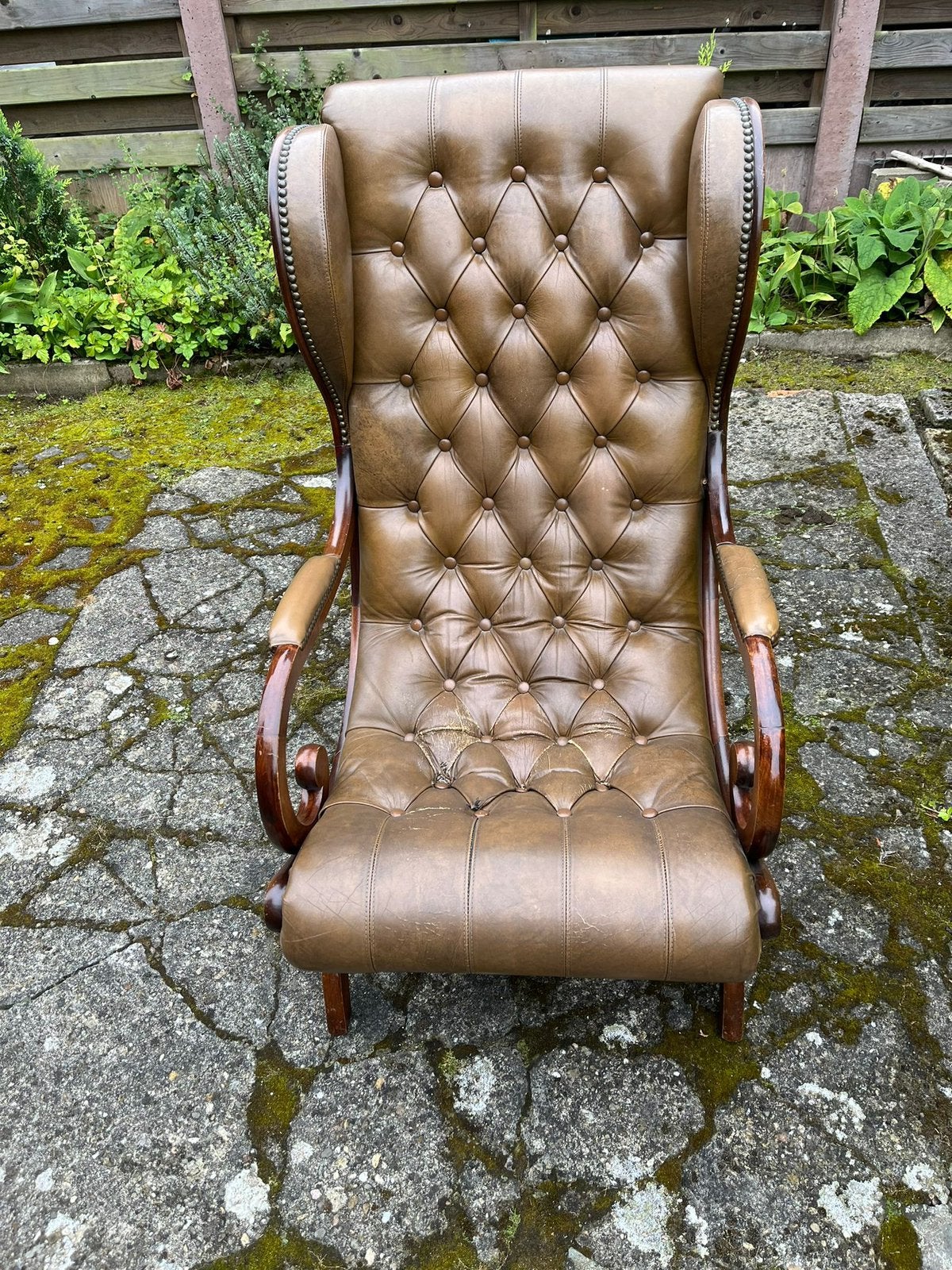 Meubelta/britanika zetel, Ophalen