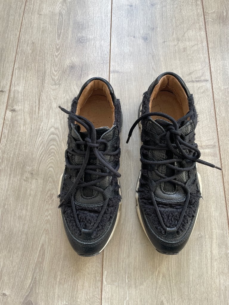 Sneakers, Zwart, Ophalen of Verzenden, Sneakers of Gympen, Zo goed als nieuw