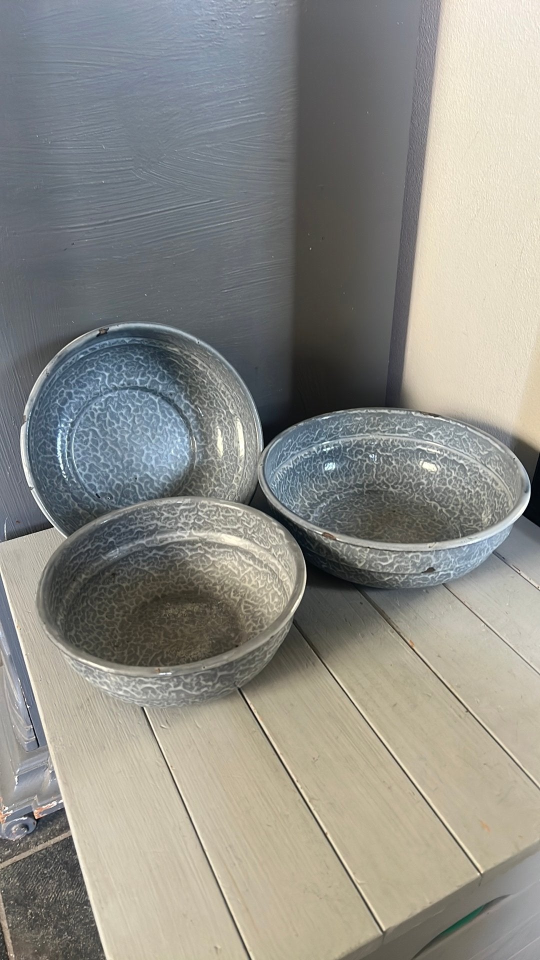 3 mooie schalen emaille grijs gewolkt