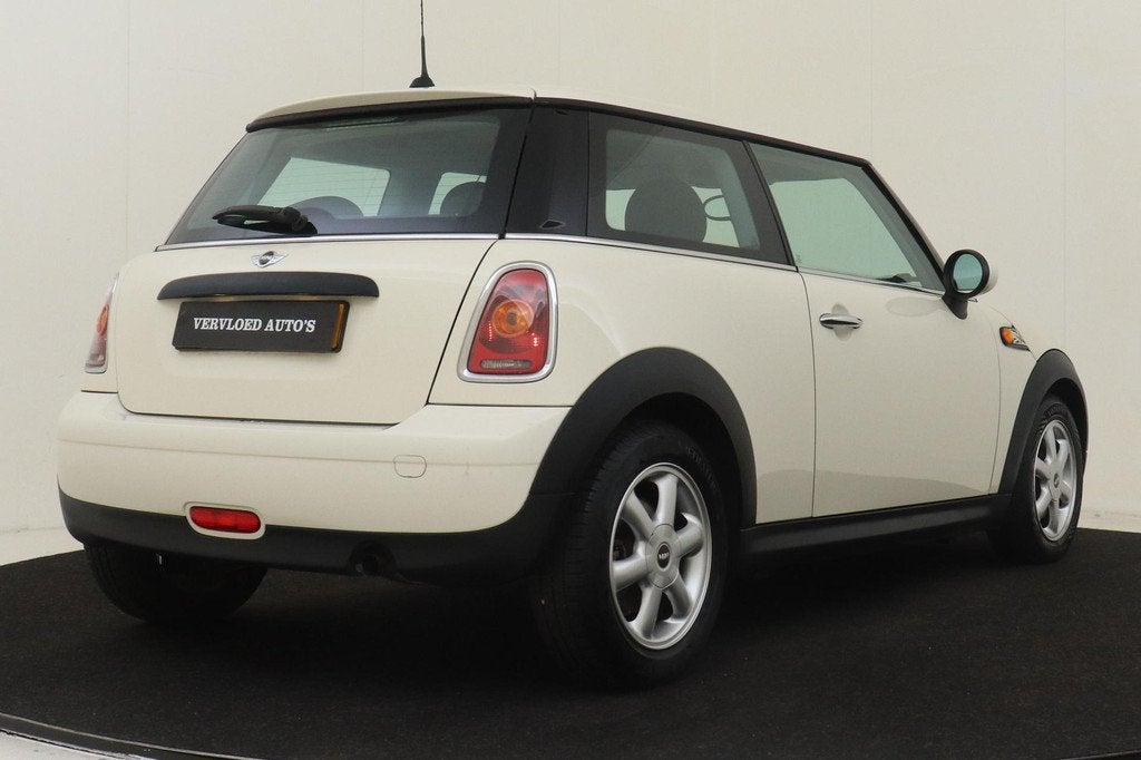 MINI COOPER 1.4 ONE ANNIVERSARY BUSINESS -CRUISE|AIRCO|AUDIO, Auto's, Mini, Voorwielaandrijving, Stof, 4 cilinders, 4 stoelen