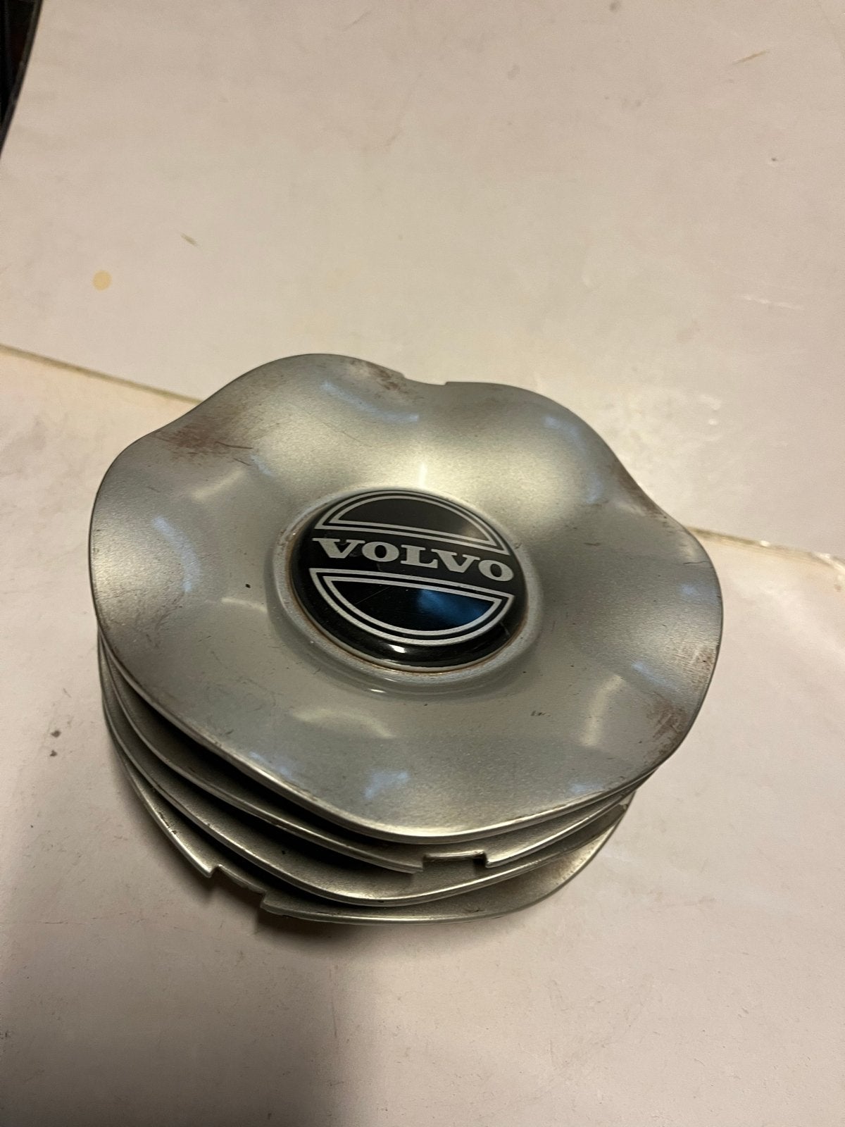 Set van 4 Volvo wieldoppen - Gebruikt, Ophalen of Verzenden, Gebruikt