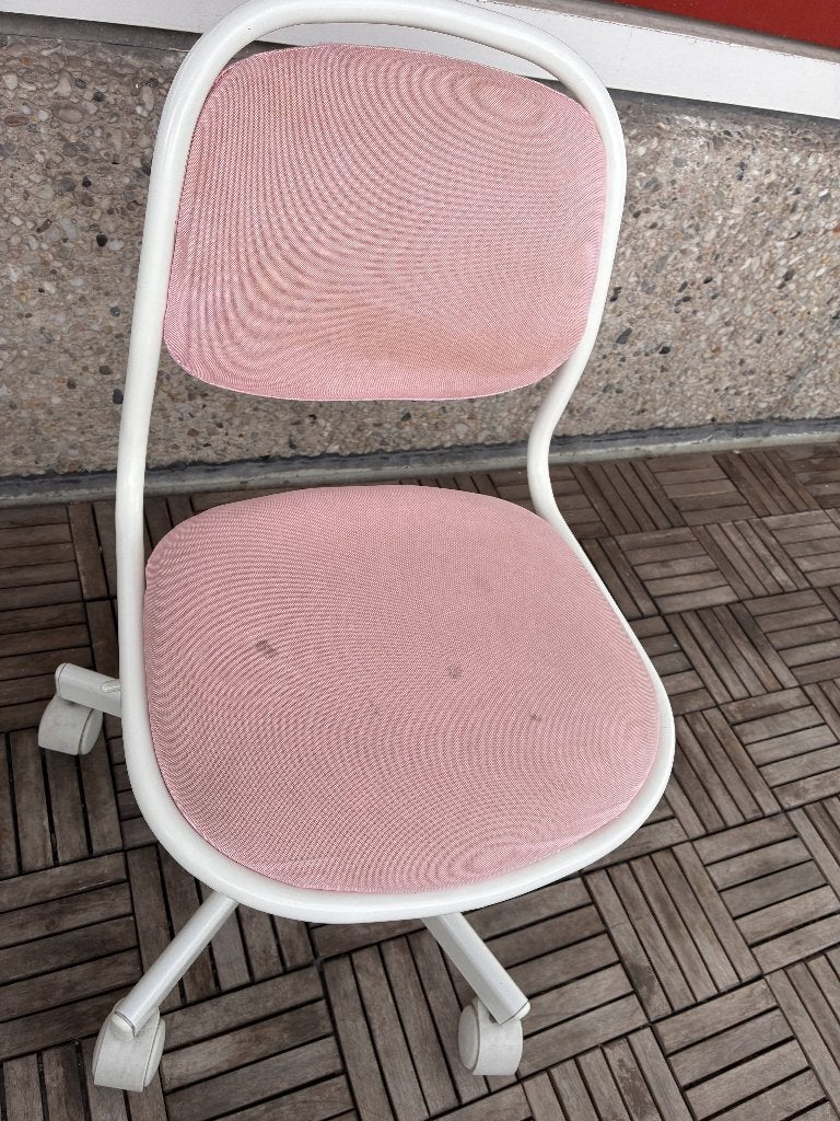 Ikea kids desk Chair, Kinderen en Baby's, Kinderstoelen, Ophalen, Gebruikt, Overige typen, Aanschuifbaar