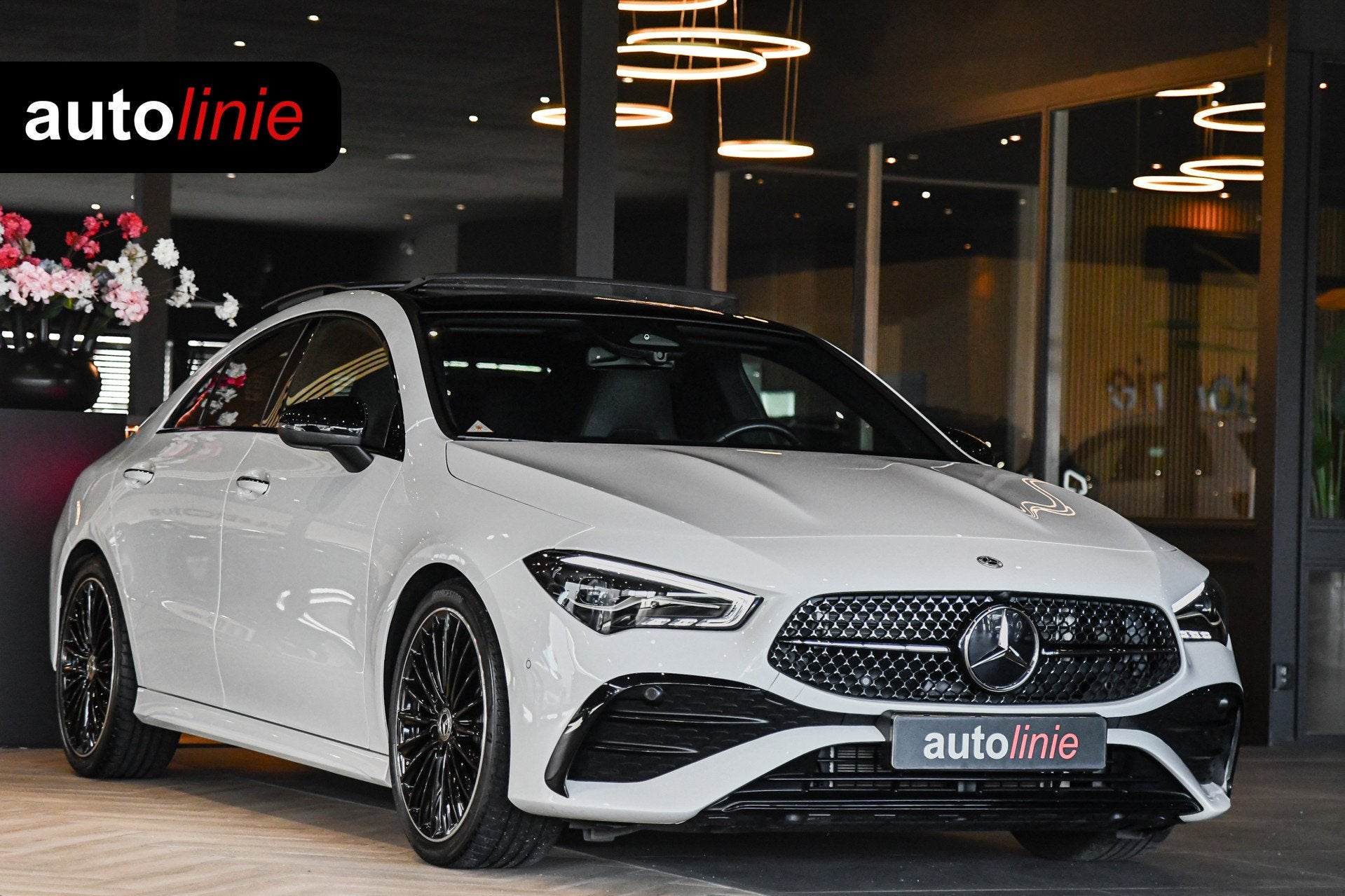 Mercedes-Benz CLA-klasse 180 Star Edition AMG Line LIMITED,, Auto's, 136 pk, Gebruikt, 4 cilinders, Wit