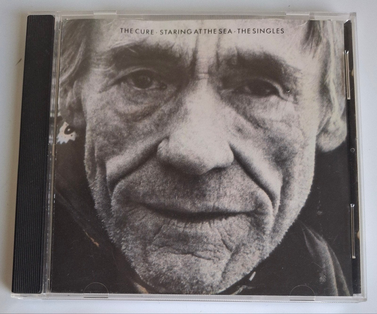 The Cure - Staring at the Sea: The Singles CD, New wave, Inclusief doosje, Ophalen of Verzenden, Zo goed als nieuw
