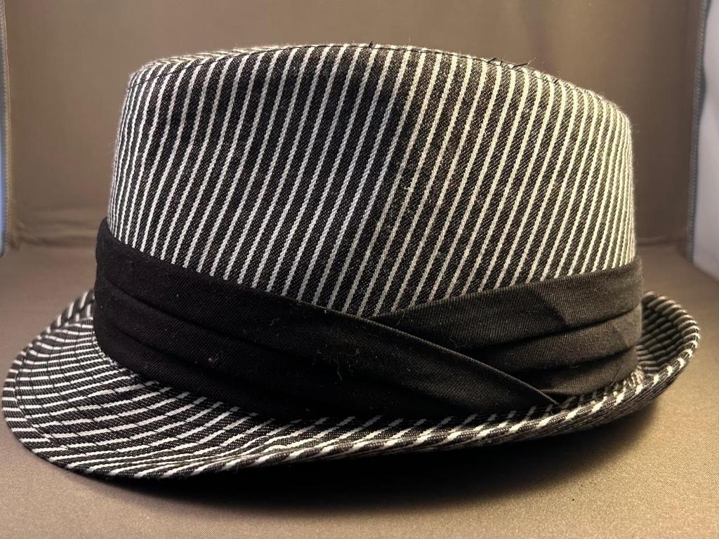 Zomerhoed van katoen., Kleding | Dames, Hoeden en Petten, Hoed, Zo goed als nieuw, Shoeby, One size fits all