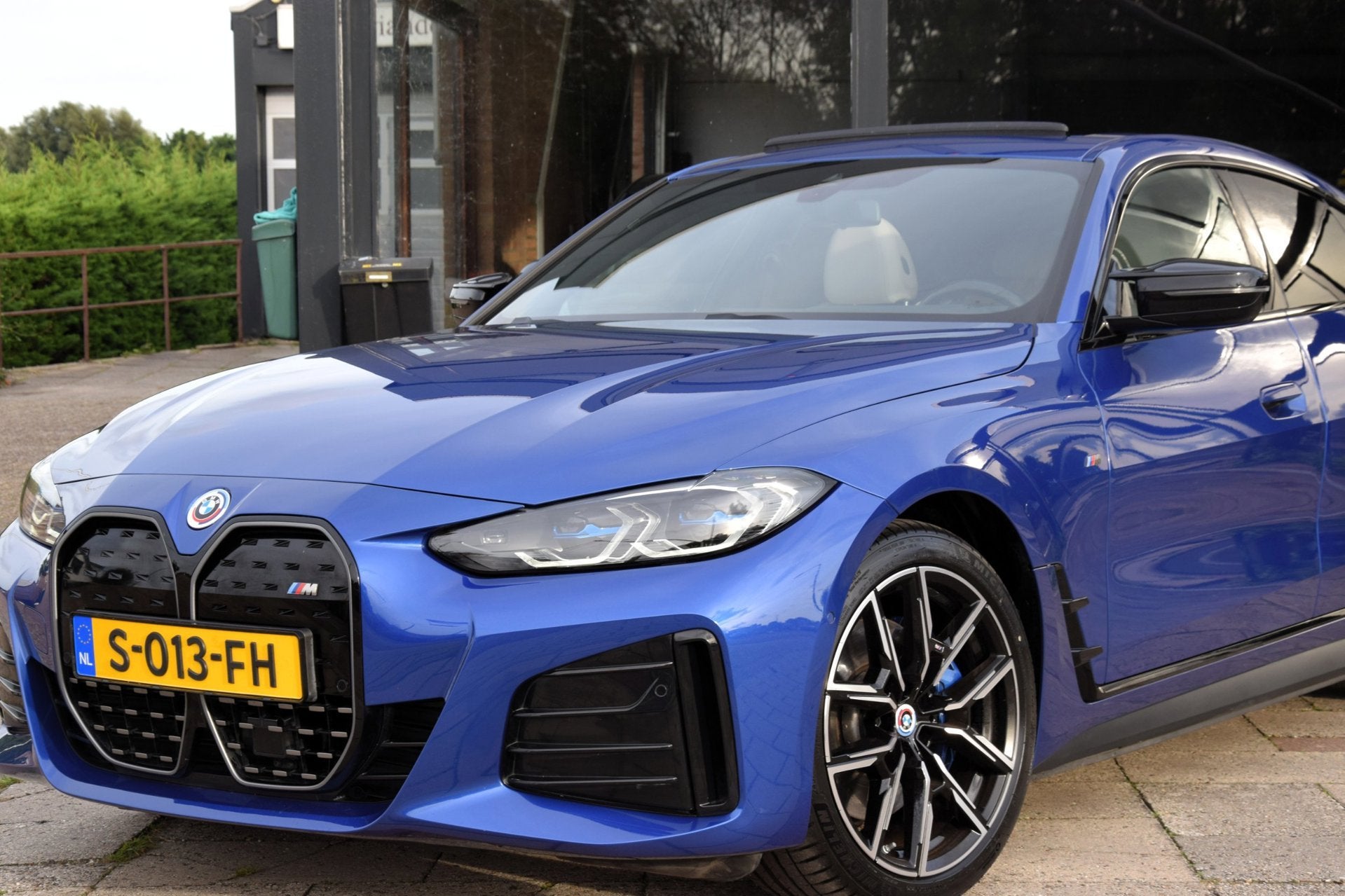 BMW I4 M50 High Executive 84 kWh I Schuifdak I Hud, Gebruikt, 520 km, 110 €/maand, Blauw