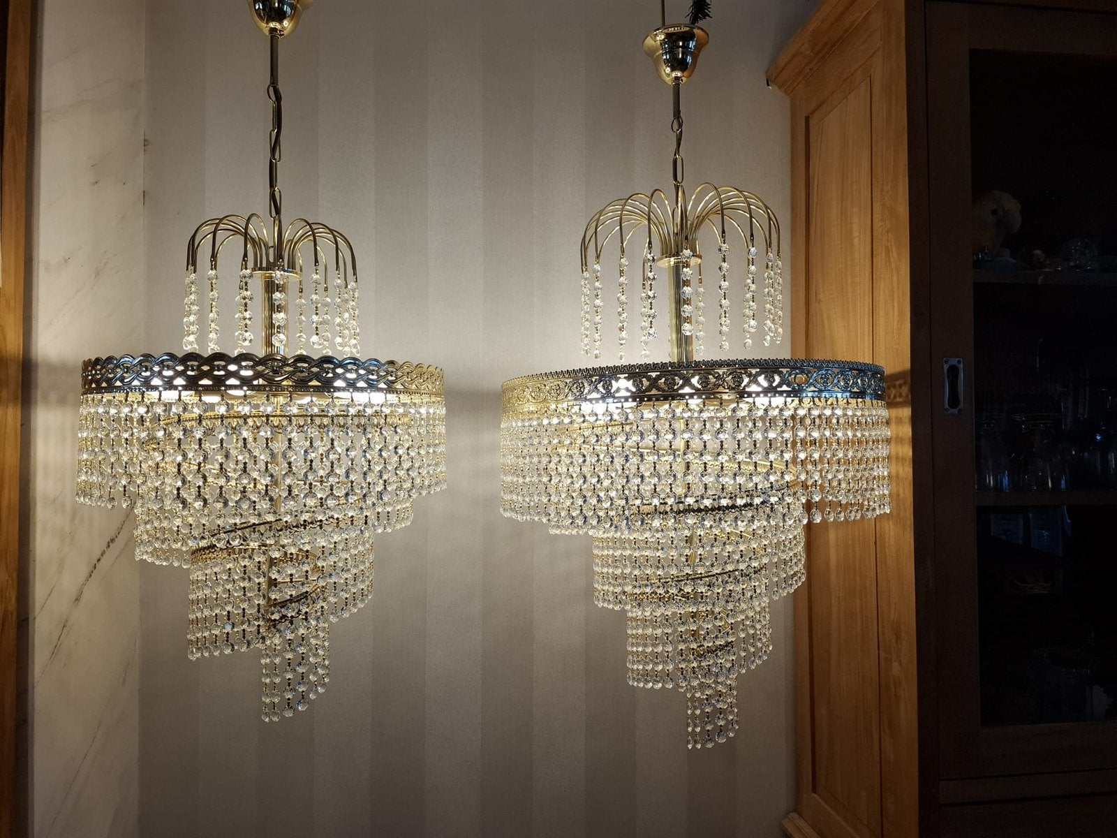 Deze Schitterende Set(€ 350,00) Grote Fontein Kroonluchters, Ophalen, Zo goed als nieuw, Glas