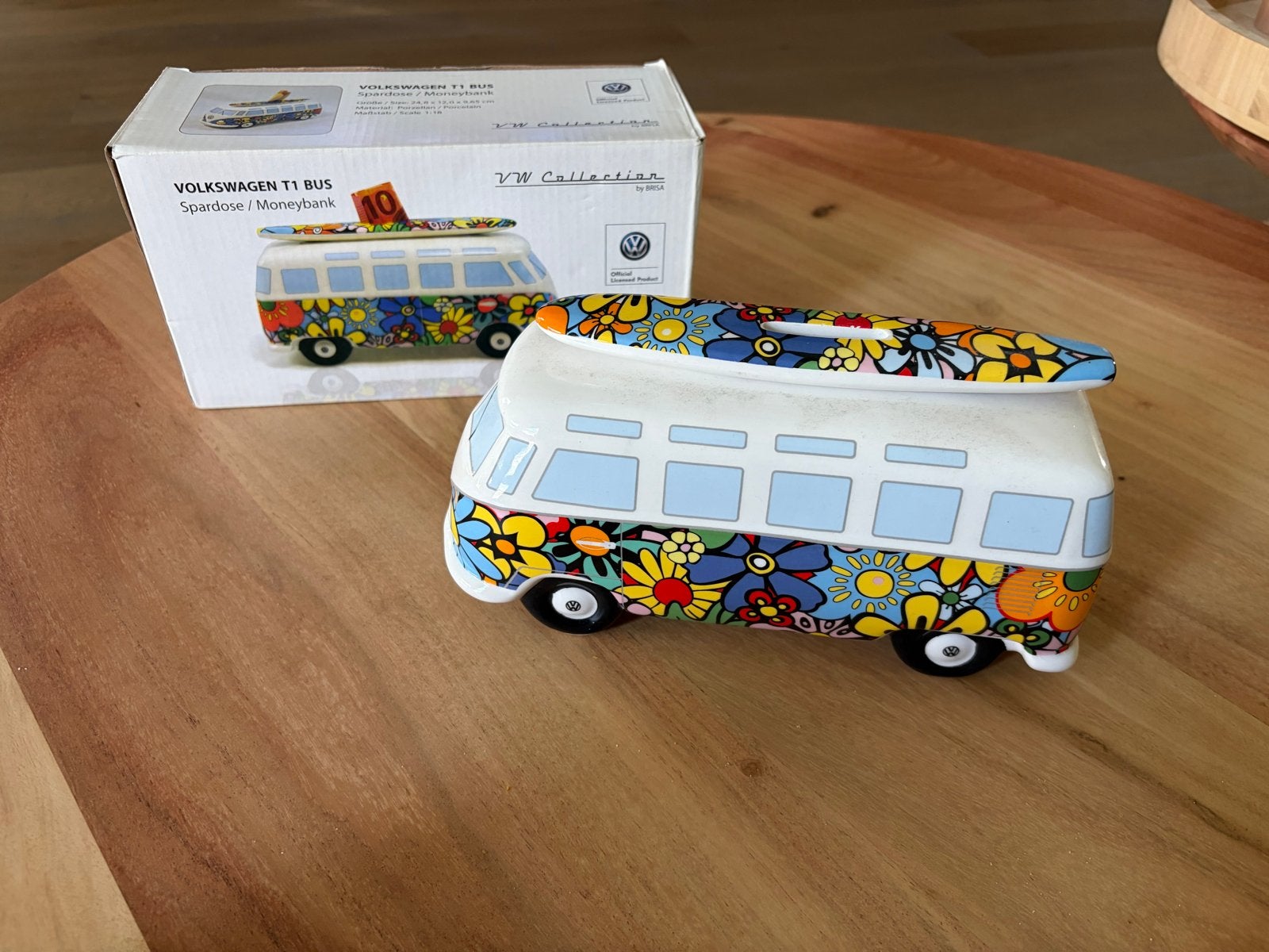 Vrolijke VW T1 Bus Spaarpot - Flower Power Design, Verzamelen, Spaarpotten, Ophalen of Verzenden, Nieuw, Steen, Aardewerk of Keramiek