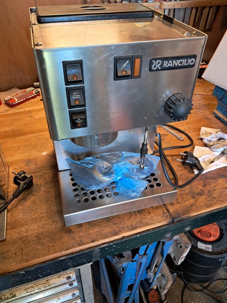 Rancilio Silvia Espressomachine met Demoka Koffiemolen, Gebruikt, Espresso apparaat, 1 kopje, Afneembaar waterreservoir