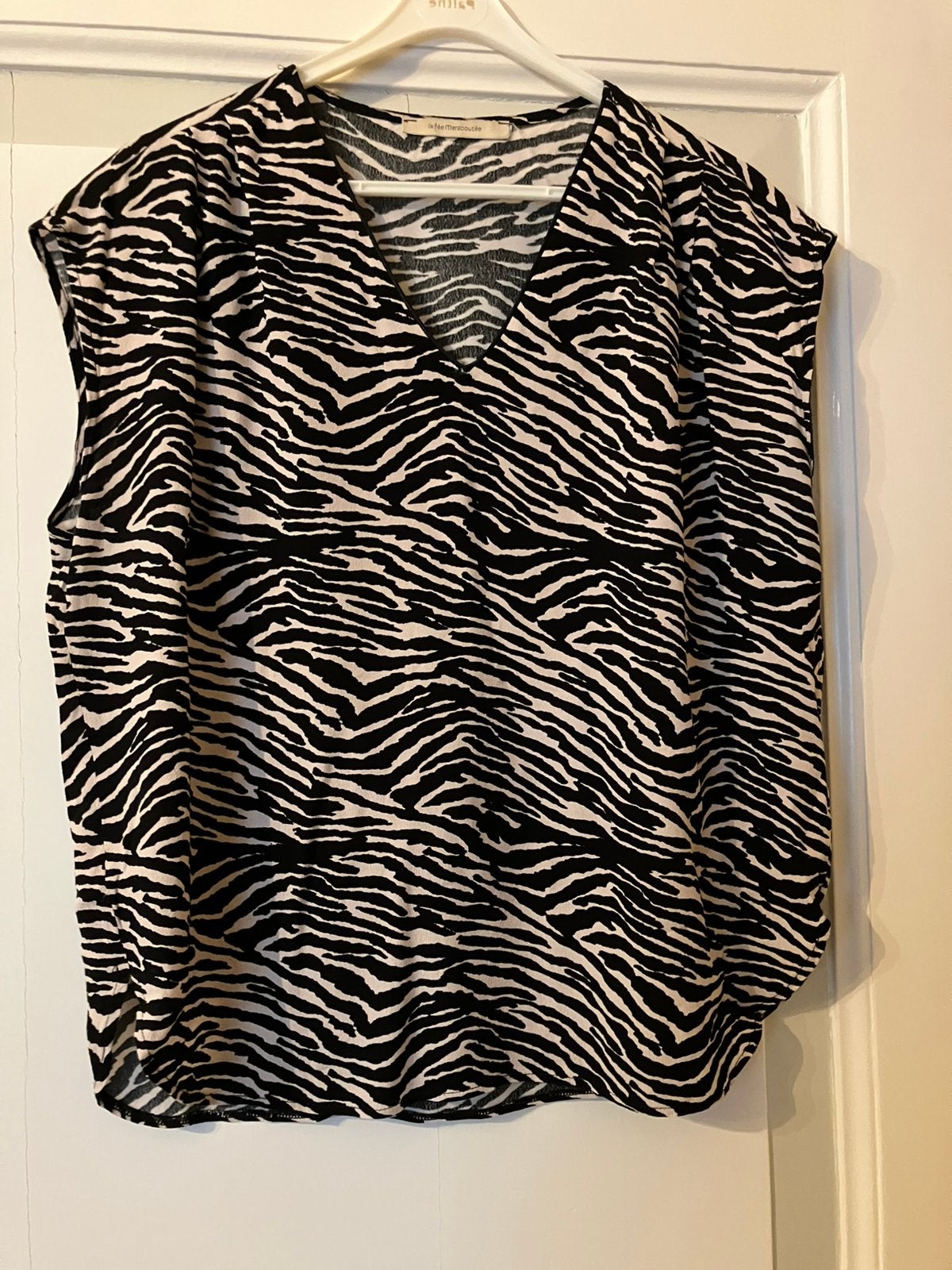 La Fee Maraboutee shirt, Verzenden, Zo goed als nieuw, Maat 42/44 (L), Zwart