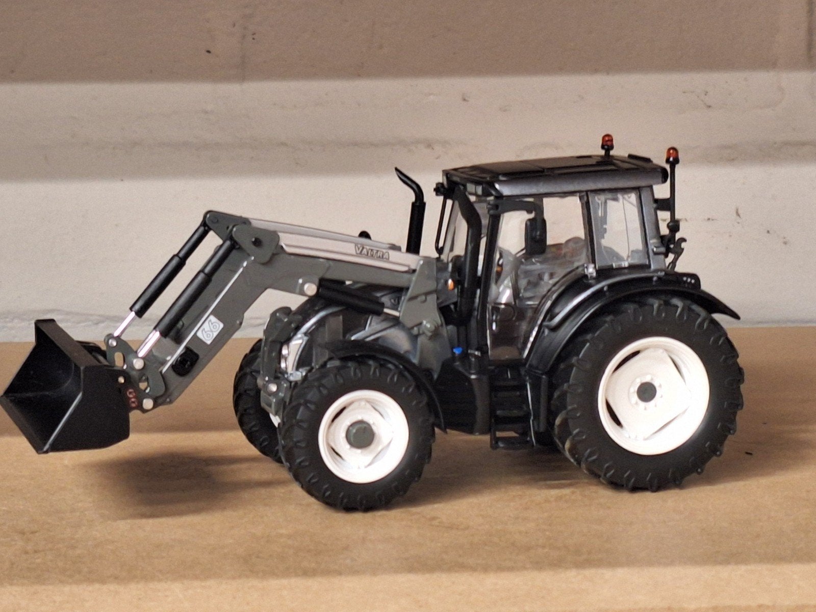 Valtra N123 met Voorlader, Overige merken, Wiking, Tractor of Landbouw, Ophalen of Verzenden