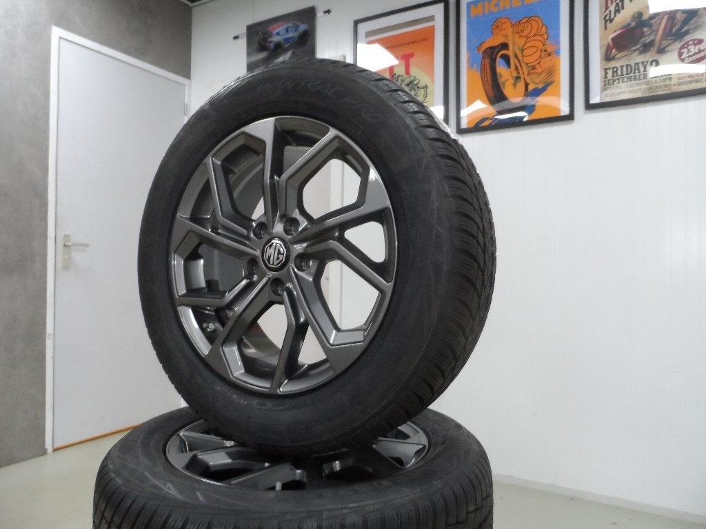 17 inch MG S5 winterbanden set met nieuwe Vredestein banden, 215 mm, Banden en Velgen, Nieuw, 17 inch