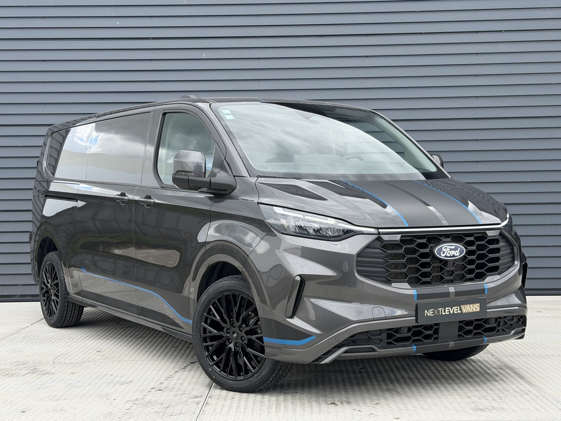 Ford Transit Custom 320 2.0 TDCI L2H1 Sport AWD 4x4 170 PK |, Automaat, Gebruikt, 4 cilinders, Bedrijf