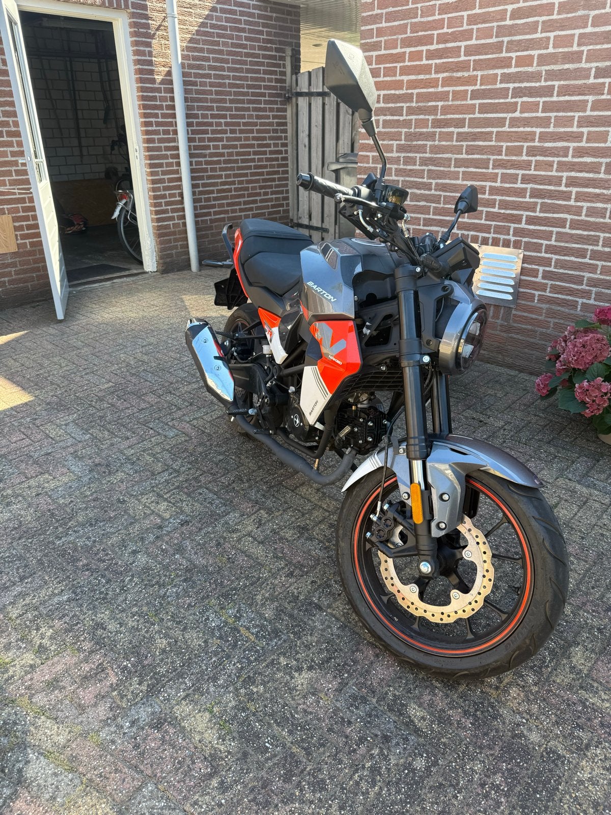 Barton Brommer 50cc - Zo goed als nieuw, Fietsen en Brommers, Ophalen of Verzenden, Zo goed als nieuw, Maximaal 45 km/u