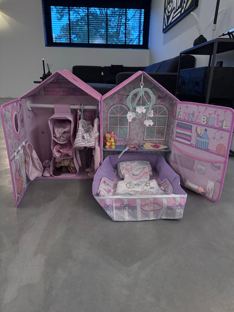 Baby Annabell Poppenhuis met accessoires en kleding, Ophalen, Zo goed als nieuw, Poppenhuis