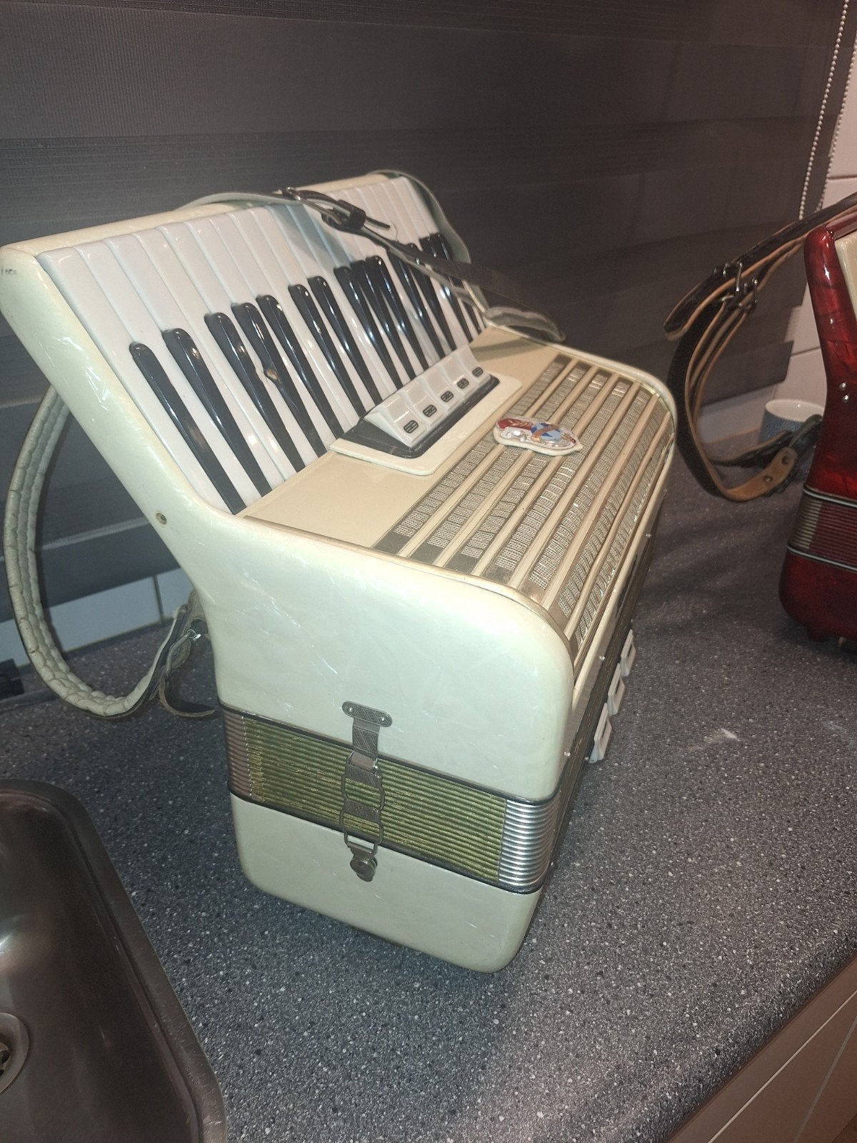 Weltmeister accordeon -  96 bas 3 korig, Muziek en Instrumenten, Met riemen, Overige formaten, Zo goed als nieuw, Weltmeister