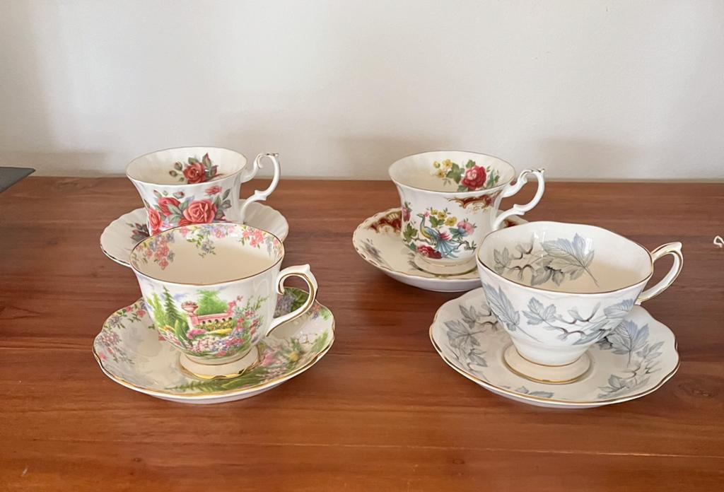 Royal Albert kopjes met schotels 4x, Ophalen of Verzenden