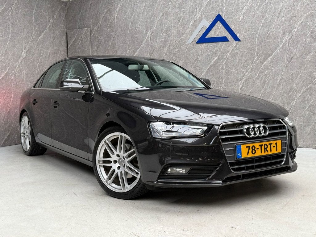 Audi A4 Limousine 1.8 TFSI / NAP / Dealer Onderhouden / Erg, Auto's, Audi, Voorwielaandrijving, Euro 5, Stof, Gebruikt