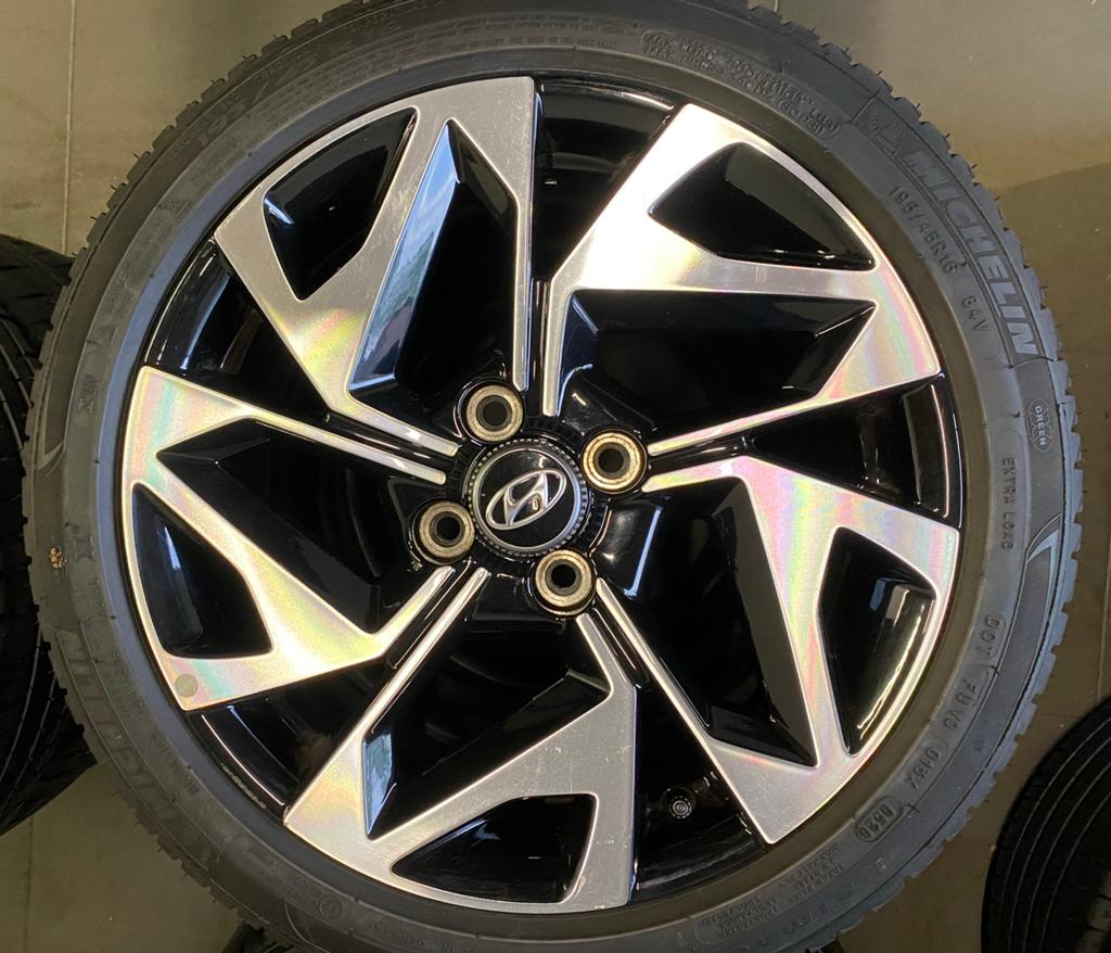 16” Hyundai i10 N bicolor velgen + 195/45 R16 Michelin