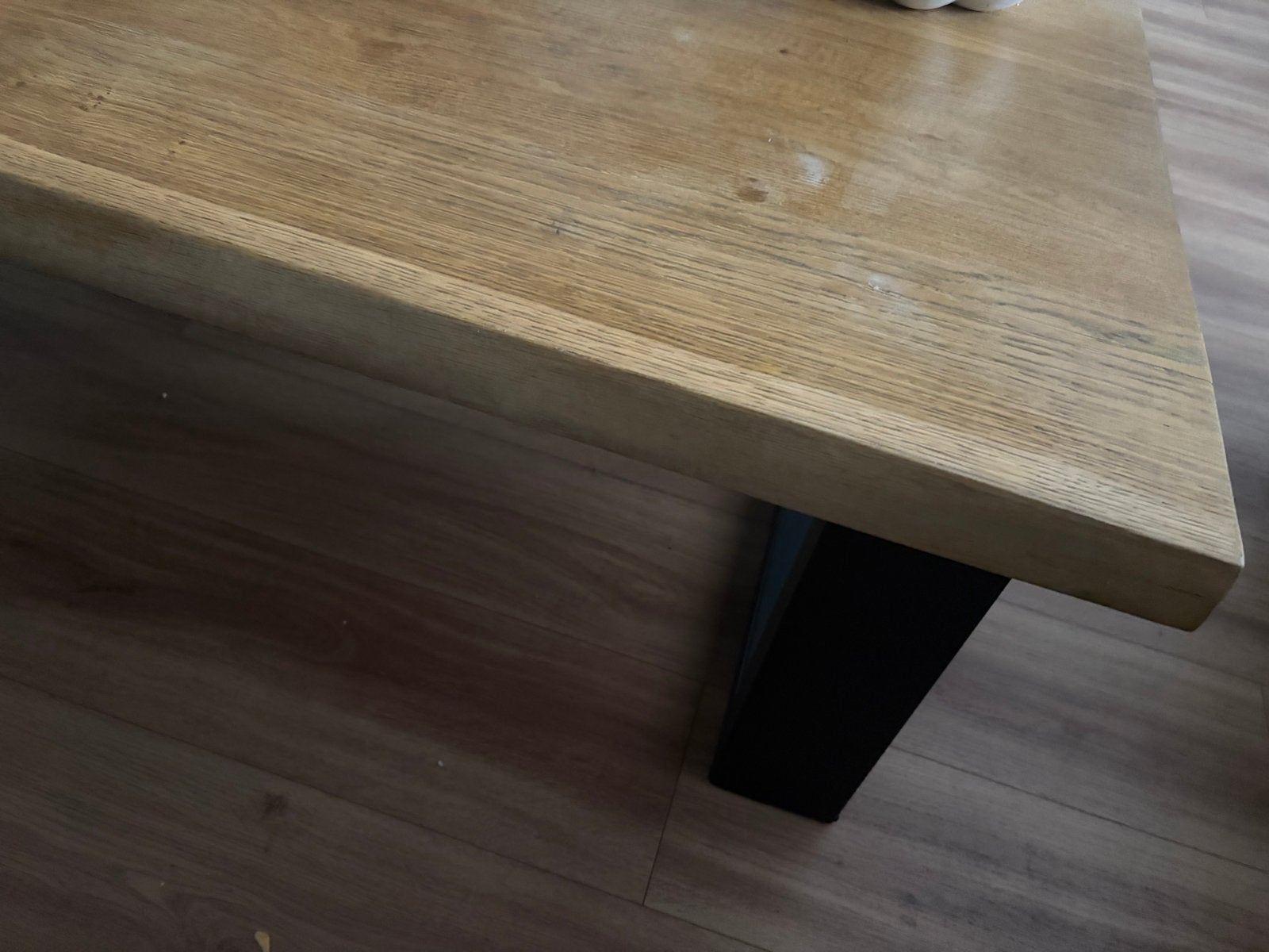 eikenhouten salontafel met metalen poten en boomstam rand, Ophalen, Gebruikt, 100 tot 150 cm, Eikenhout