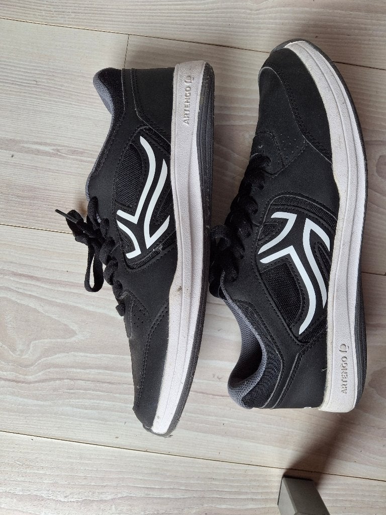 Tennis/zaalschoenen Maat 43 - Artengo ts130, Kleding | Heren, Sportkleding, Ophalen, Zwart, Zo goed als nieuw, Decathlon