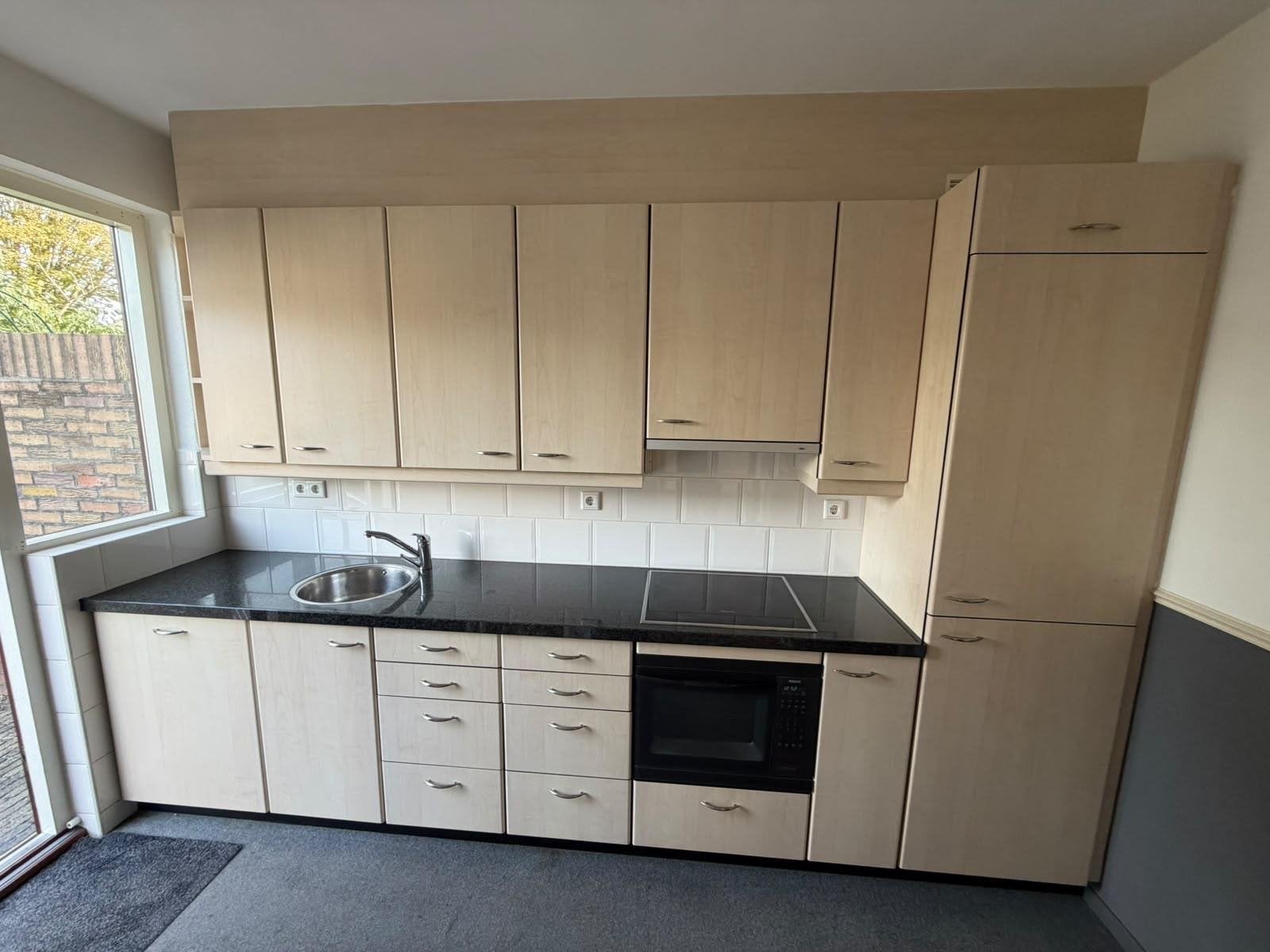 Complete keuken met Bosch en Miele apparatuur