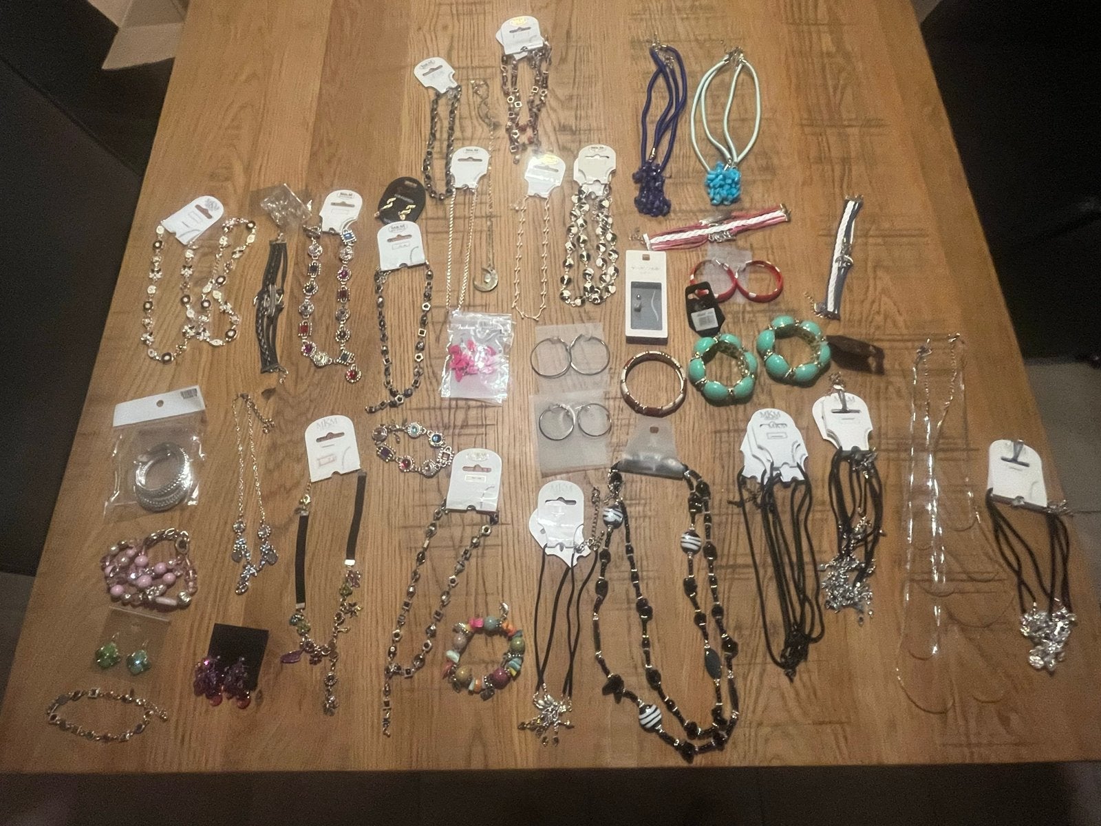 Kleine partij sieraden: kettingen, armbanden, oorbellen, Met hanger, Kunststof, Gebruikt, Overige kleuren