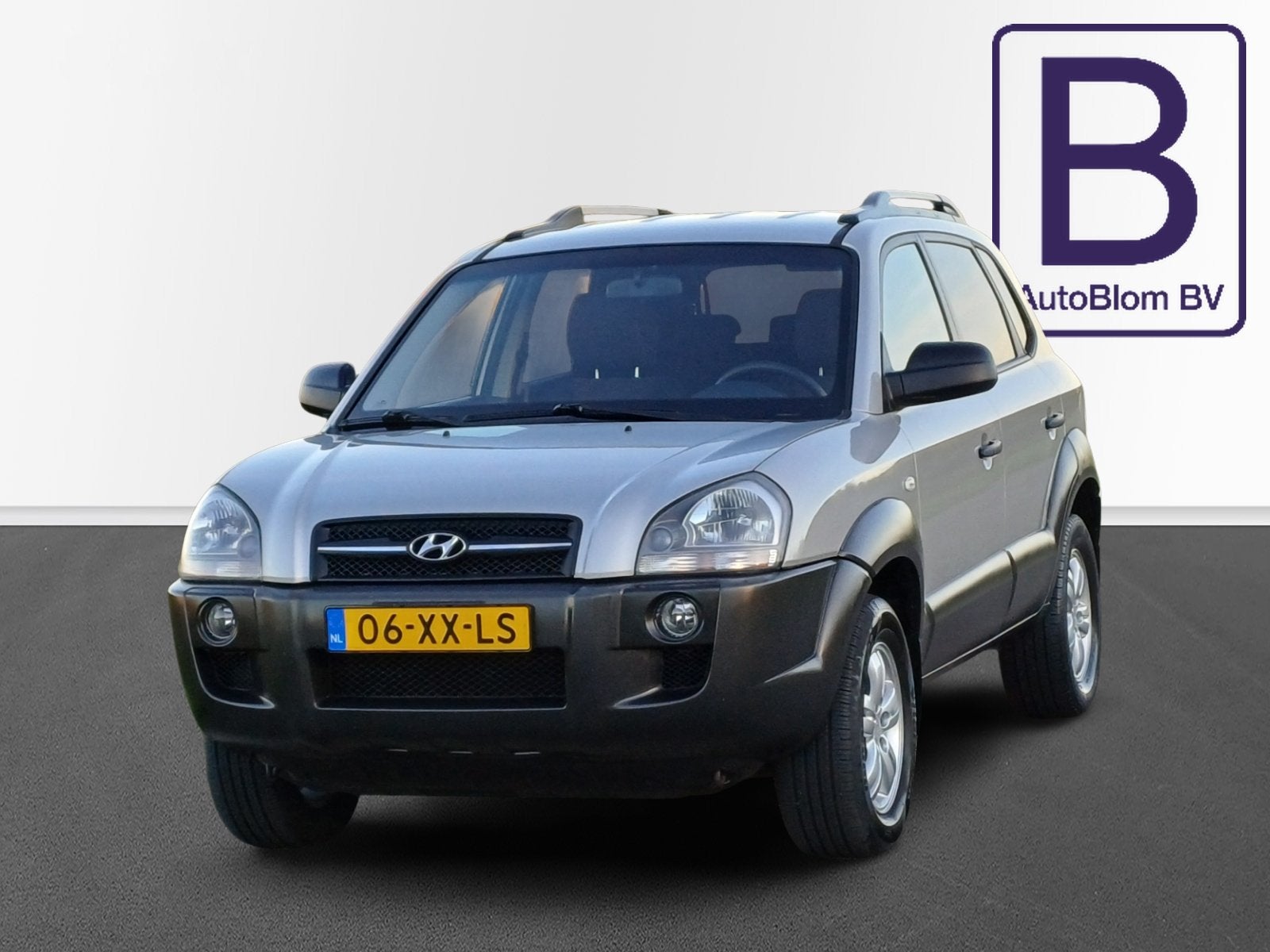 Hyundai Tucson 2.0i Dynamic Cross / Trekh / Cruise / Airco /, Stof, Gebruikt, Zwart, 4 cilinders