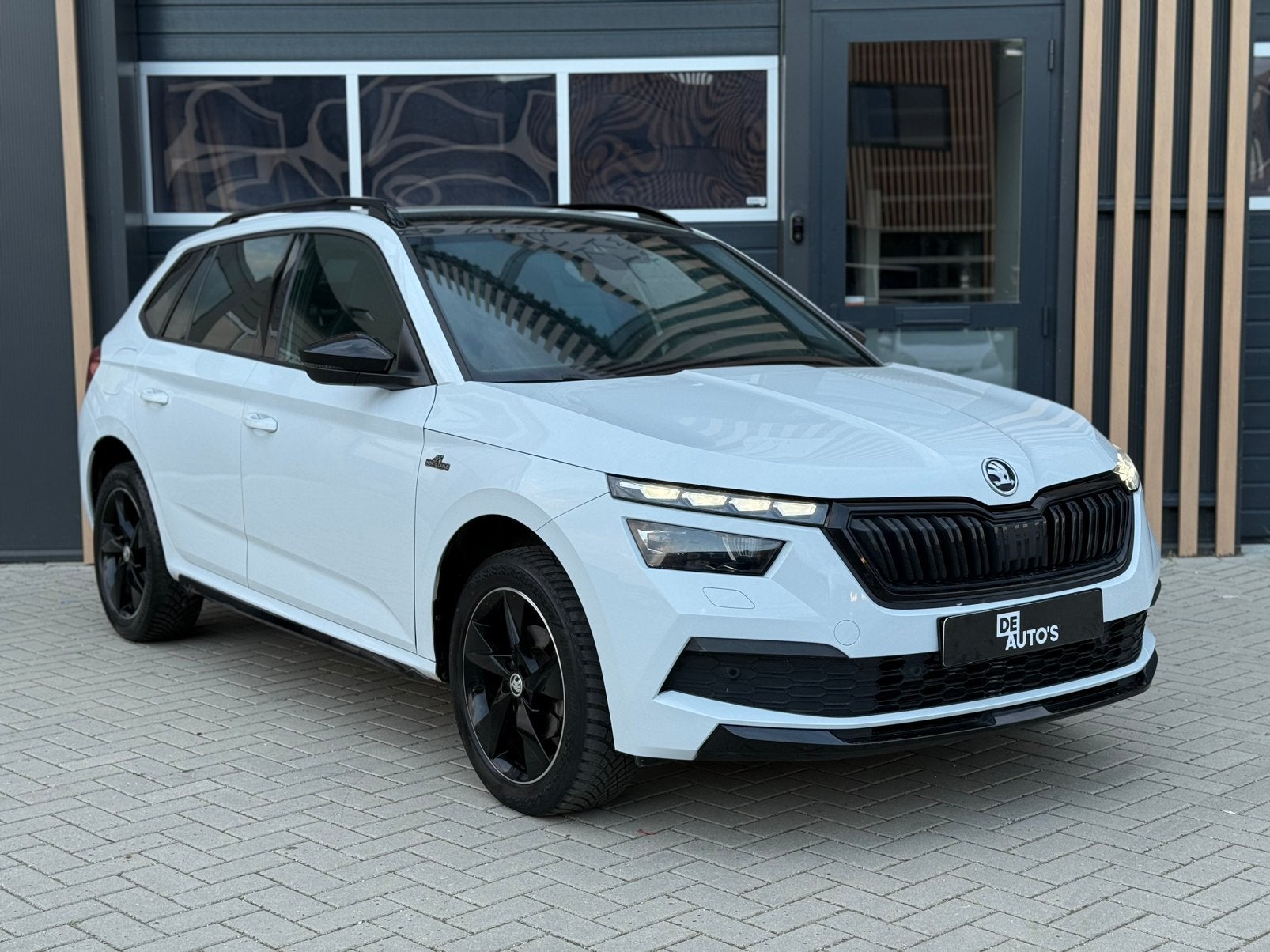 Skoda Kamiq Monte Carlo 1.0 TSI / DSG / CAMERA / VOL, Auto's, Skoda, Automaat, Stof, 1200 kg, Wit