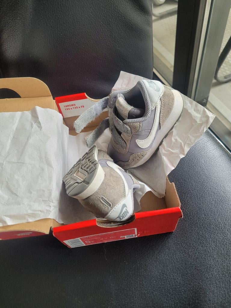 Nike MD Valiant babyschoentjes met doos - Maat 21, Jongetje of Meisje, Ophalen of Verzenden, Nike, Gebruikt