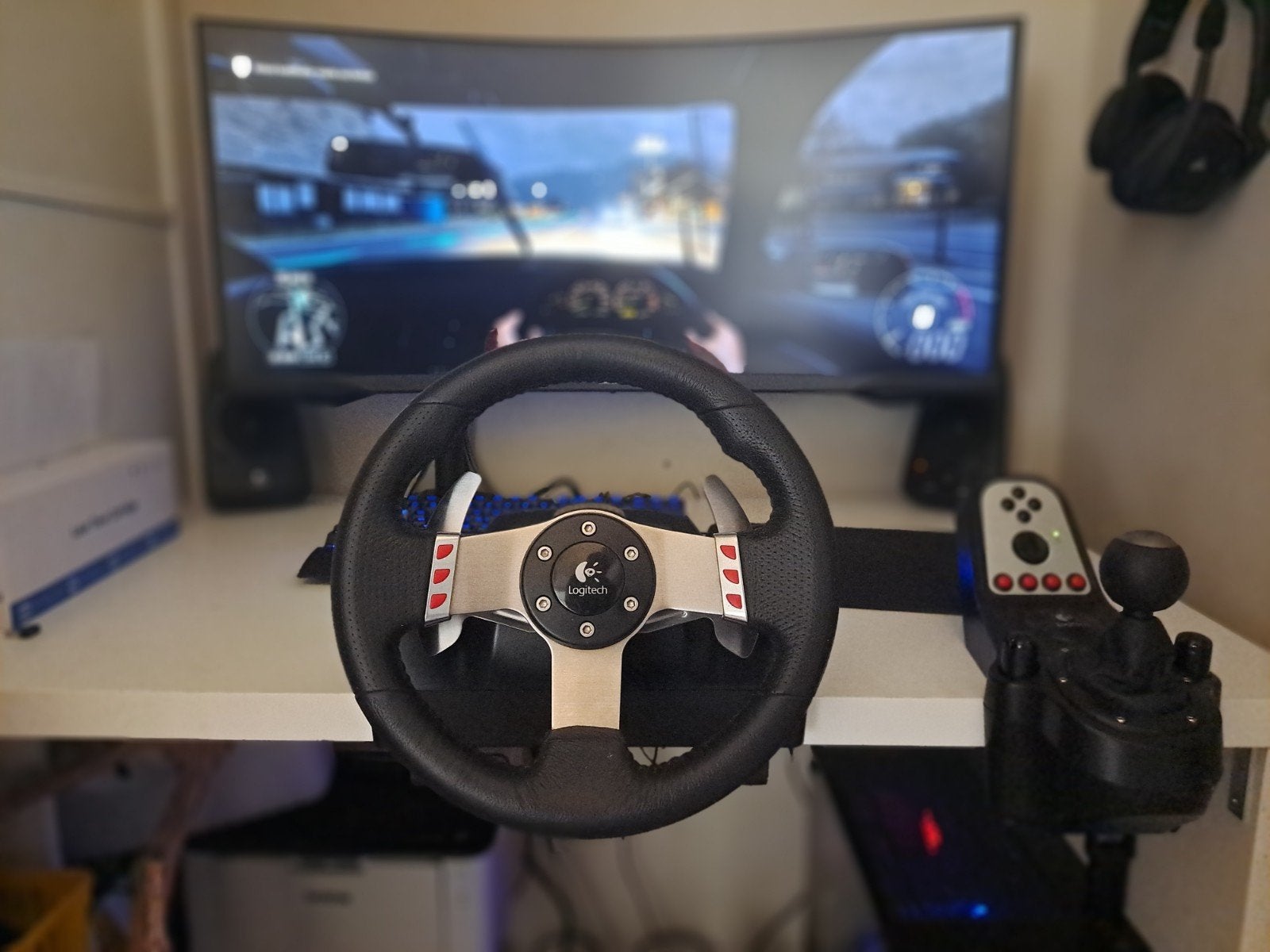 Logitech G27 Racestuur met Shifter en Pedalen, Racestuur, Gebruikt, Force feedback, Ophalen of Verzenden