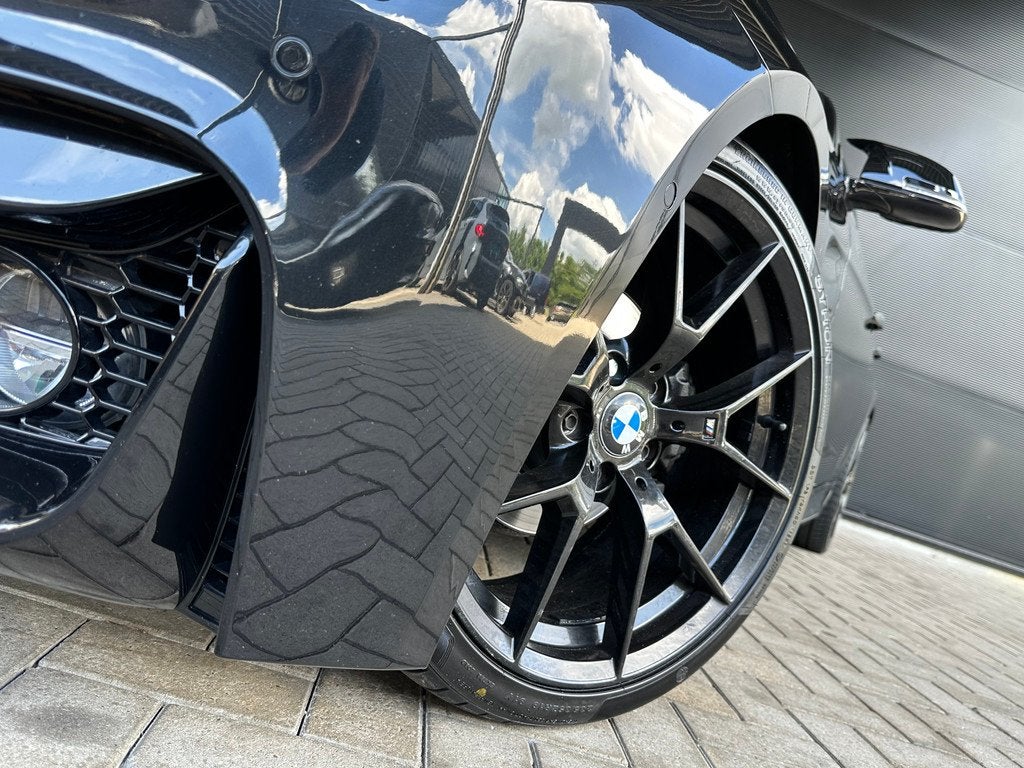BMW 3 Serie 320i LCI | M4 | M-SPORT | NL-AUTO | Leer | OPEND, Auto's, BMW, Automaat, 1998 cc, Gebruikt, 4 cilinders