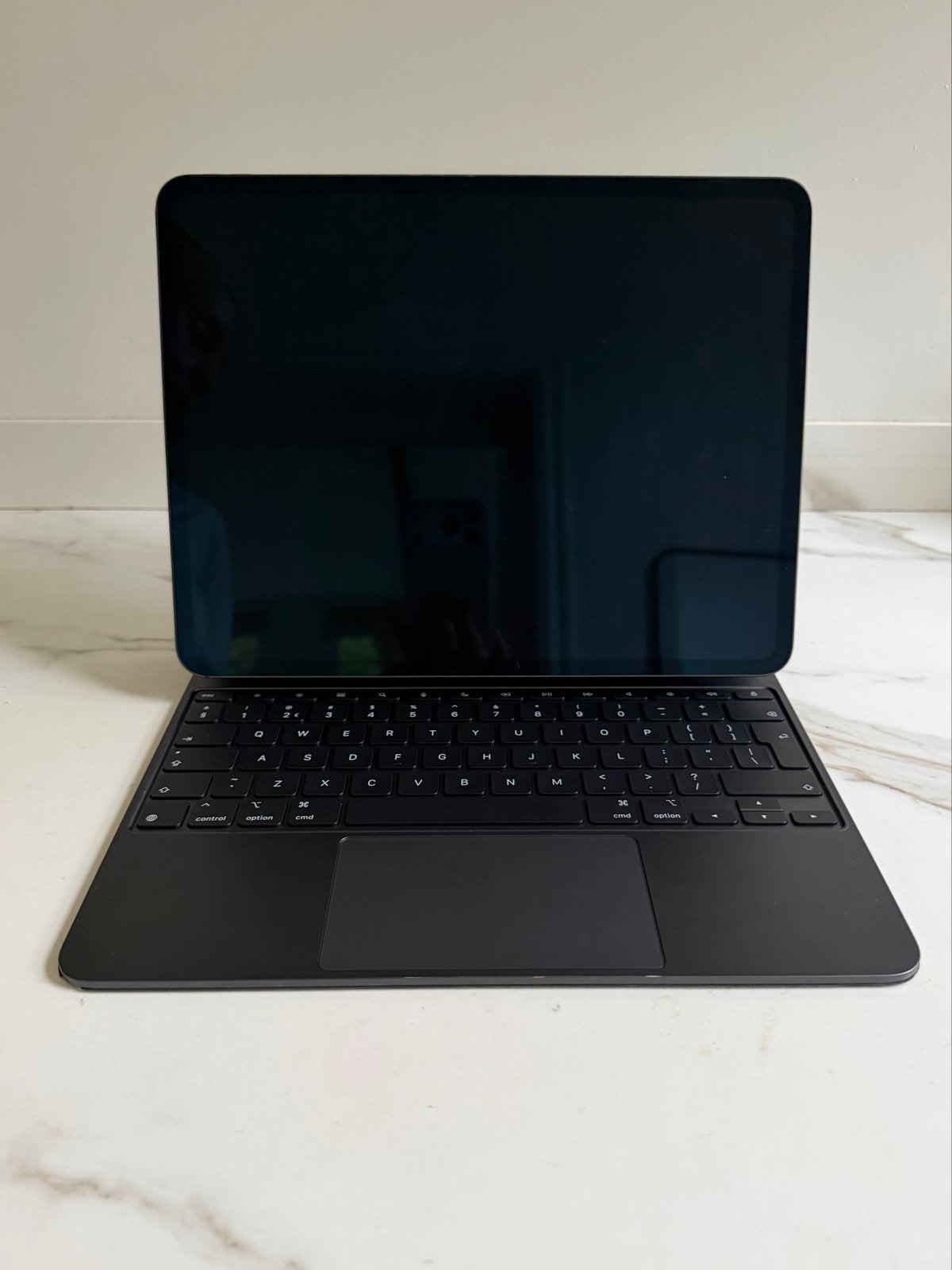 Nieuw: Apple iPad Pro 13 inch (M4) 1TB Zwart Magic Keyboard, 13 inch of meer, Zwart, Ophalen of Verzenden, Zo goed als nieuw