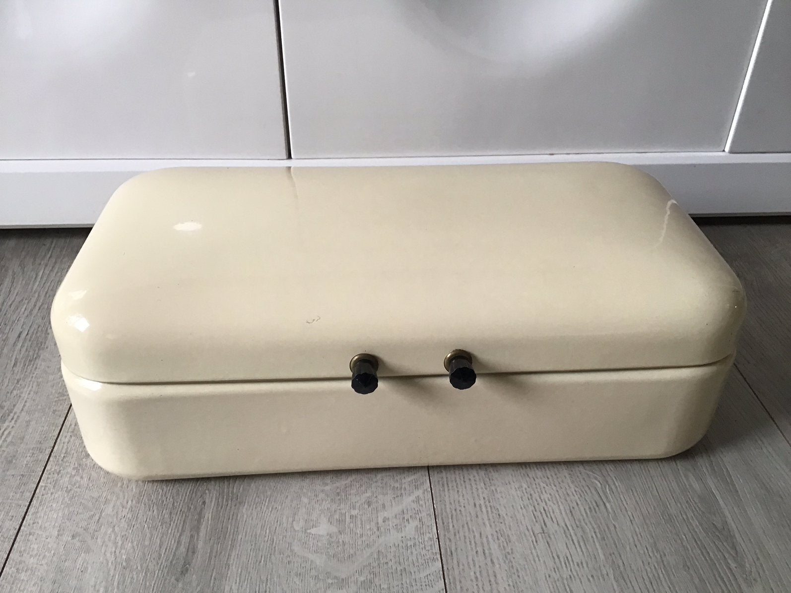 Mooie crème vintage emaille broodtrommel jaren 50 of ‘60, Ophalen of Verzenden