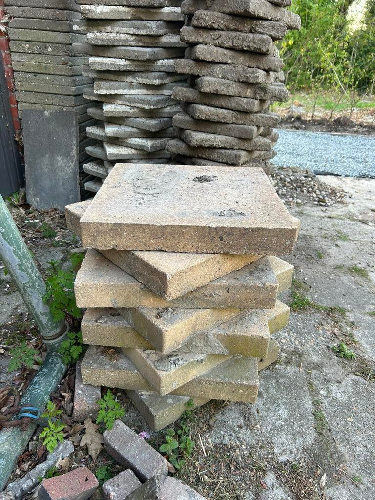 8 gele tegels 50x50, Tuin en Terras, Ophalen, Zo goed als nieuw, Beton, Terrastegels