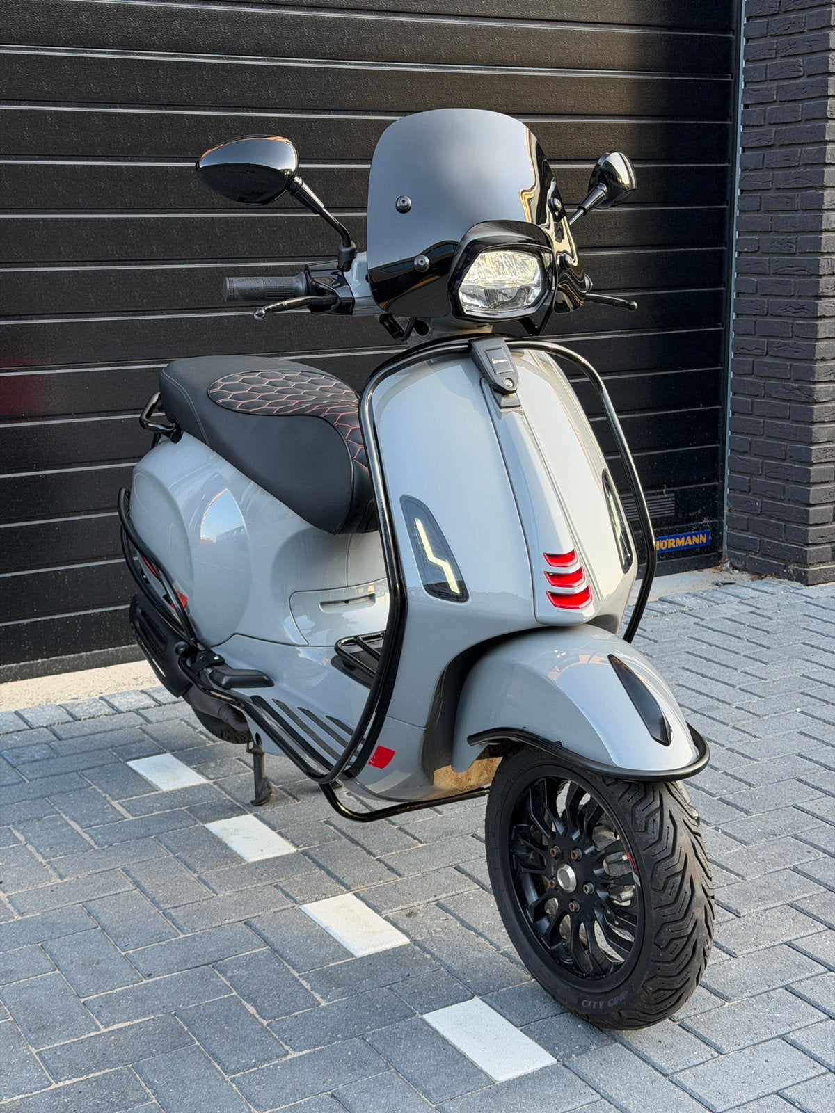 Vespa Sprint 2019 e4! Nardo grey! Full Option! Brom! ZGAN, Fietsen en Brommers, Scooters | Vespa, Overige modellen, Ophalen of Verzenden