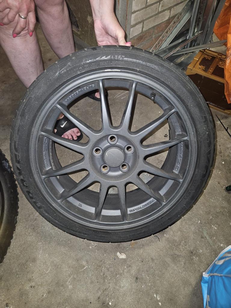 OZ Racing velgen met zomerbanden 215/40 ZR17, Ophalen, Banden en Velgen, 17 inch, Personenwagen