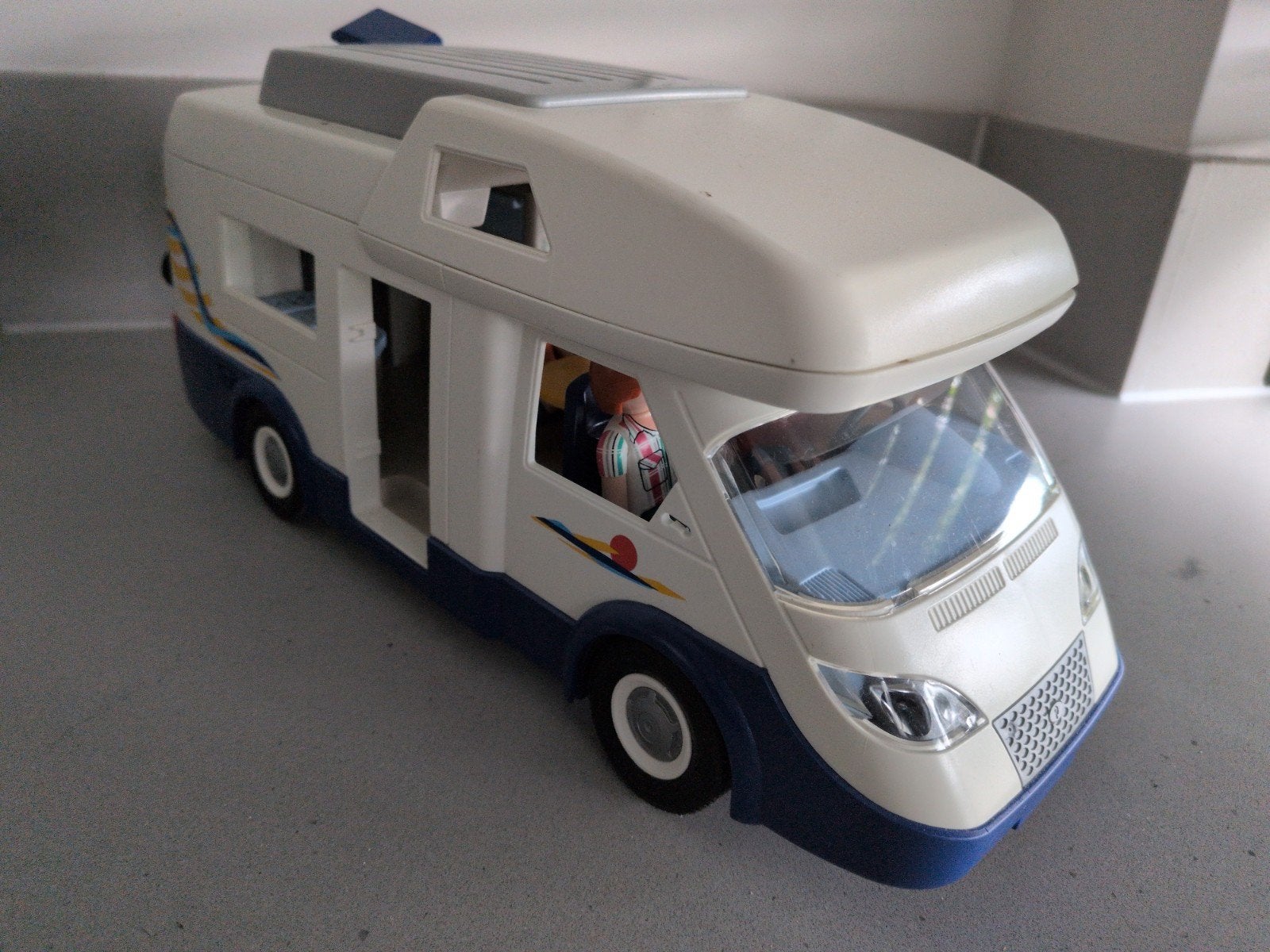Playmobil Camper met gezin en accessoires, Ophalen of Verzenden, Gebruikt