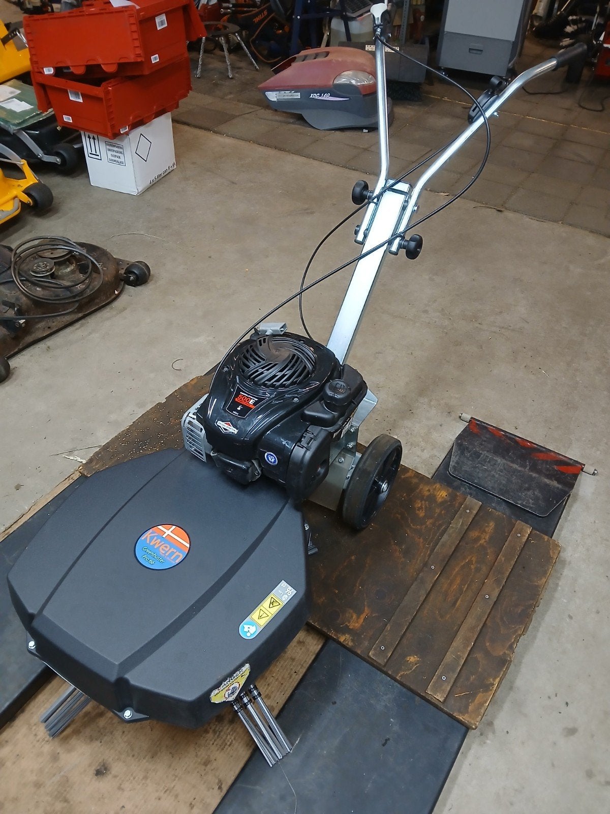 Kwern Pro 66 onkruidborstel machine, Ophalen of Verzenden, Zo goed als nieuw
