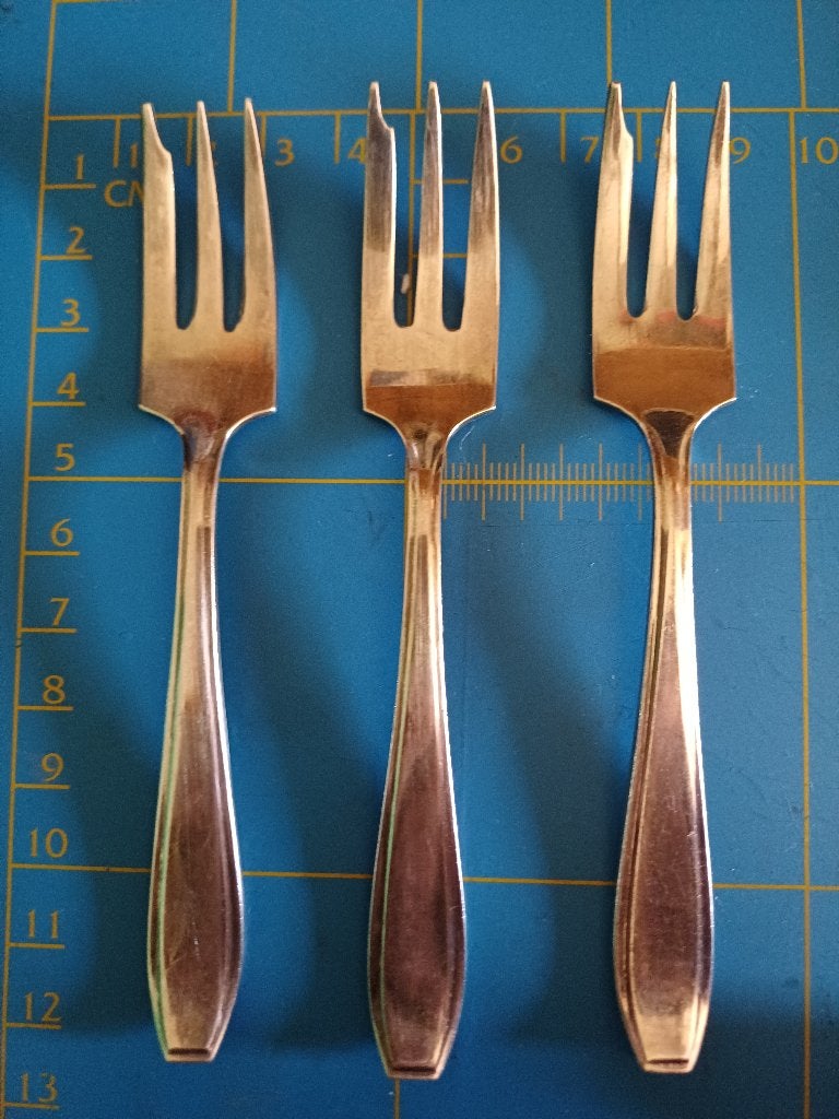 Set van 3 verzilverde Sola gebaksvorkjes - 12 cm, Gebruikt, Verzilverd, Ophalen of Verzenden, Metaal