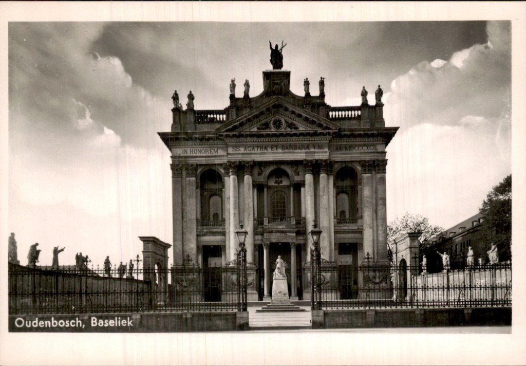 Oudenbosch - Basiliek - Voorgevel, Ophalen of Verzenden, 1940 tot 1960, Ongelopen, Noord-Brabant