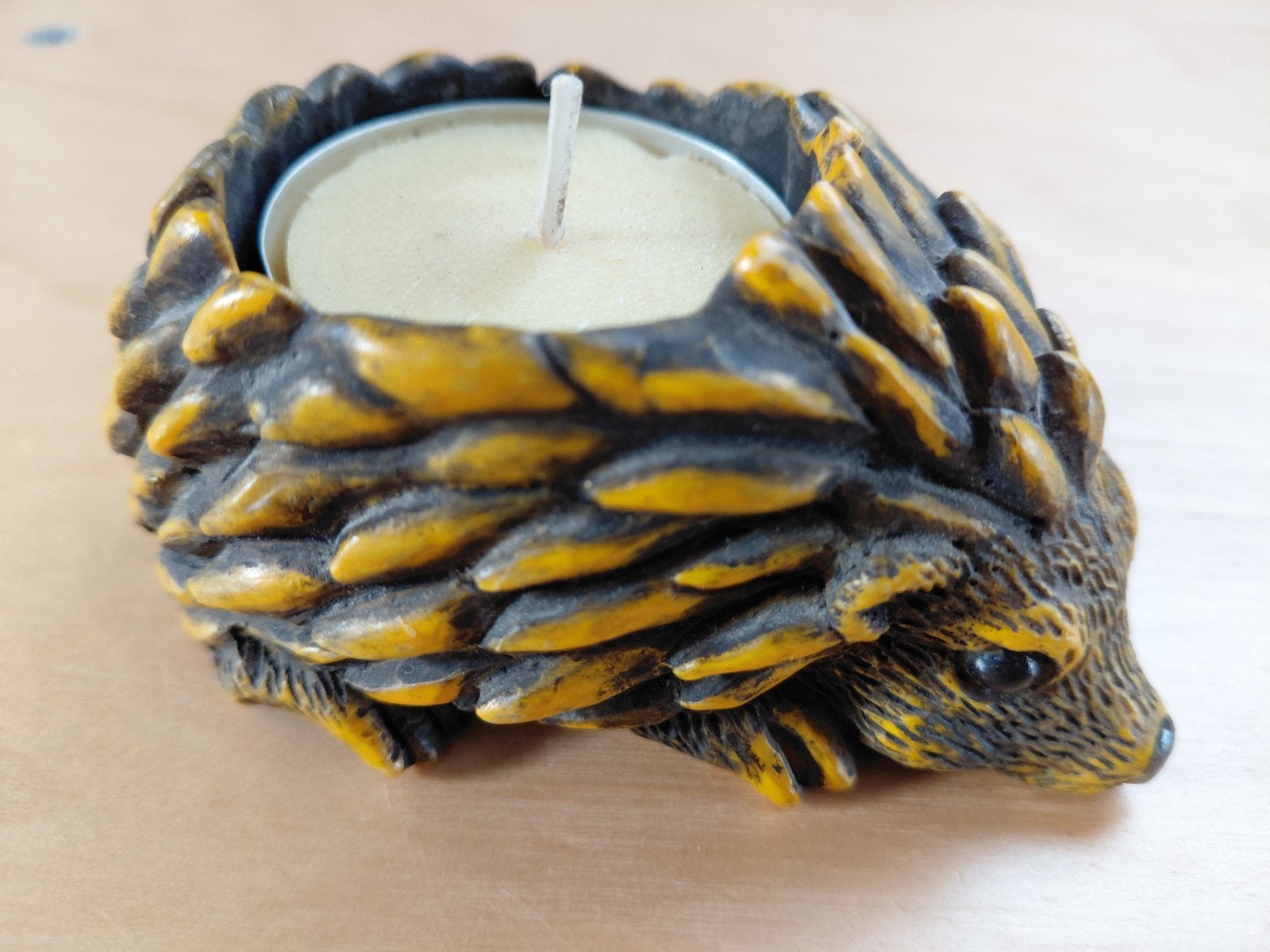 Egeltje met theelichtje, Ophalen of Verzenden, Zo goed als nieuw, Steen/keramiek, 5 cm